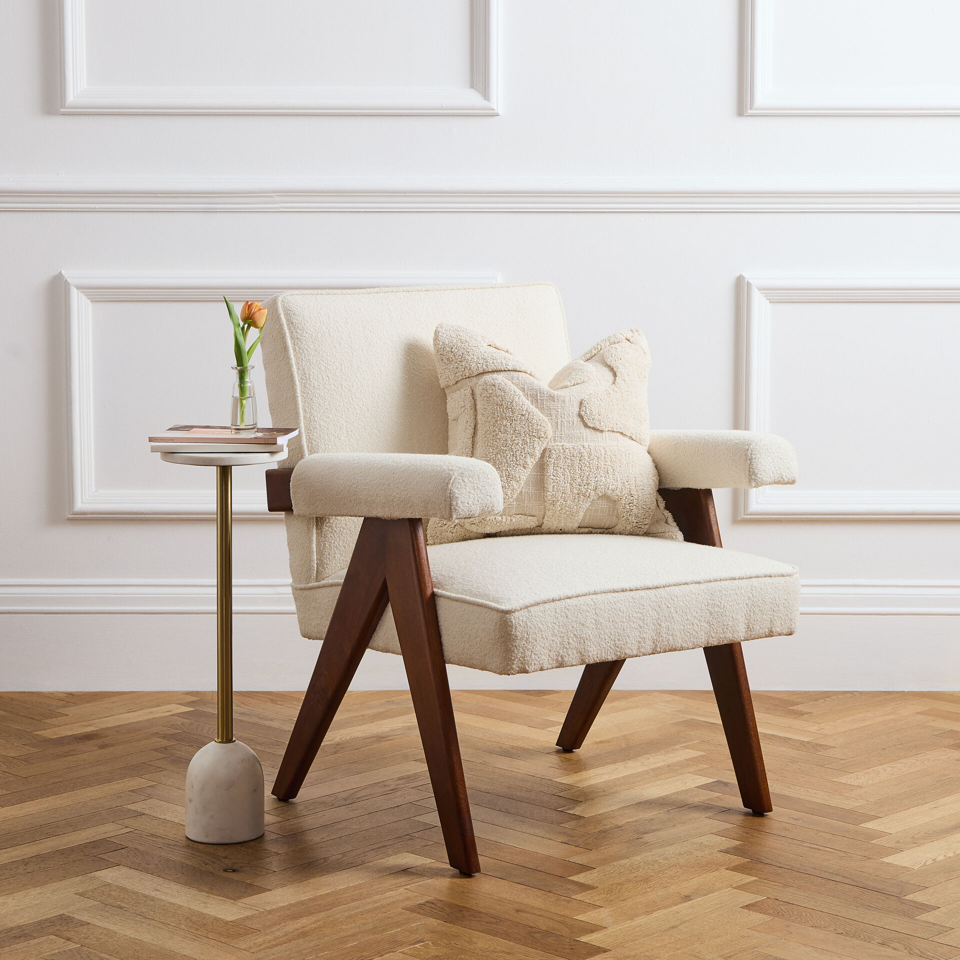 ${product-id}-Hoxton Chair-Neutral-${view-type}