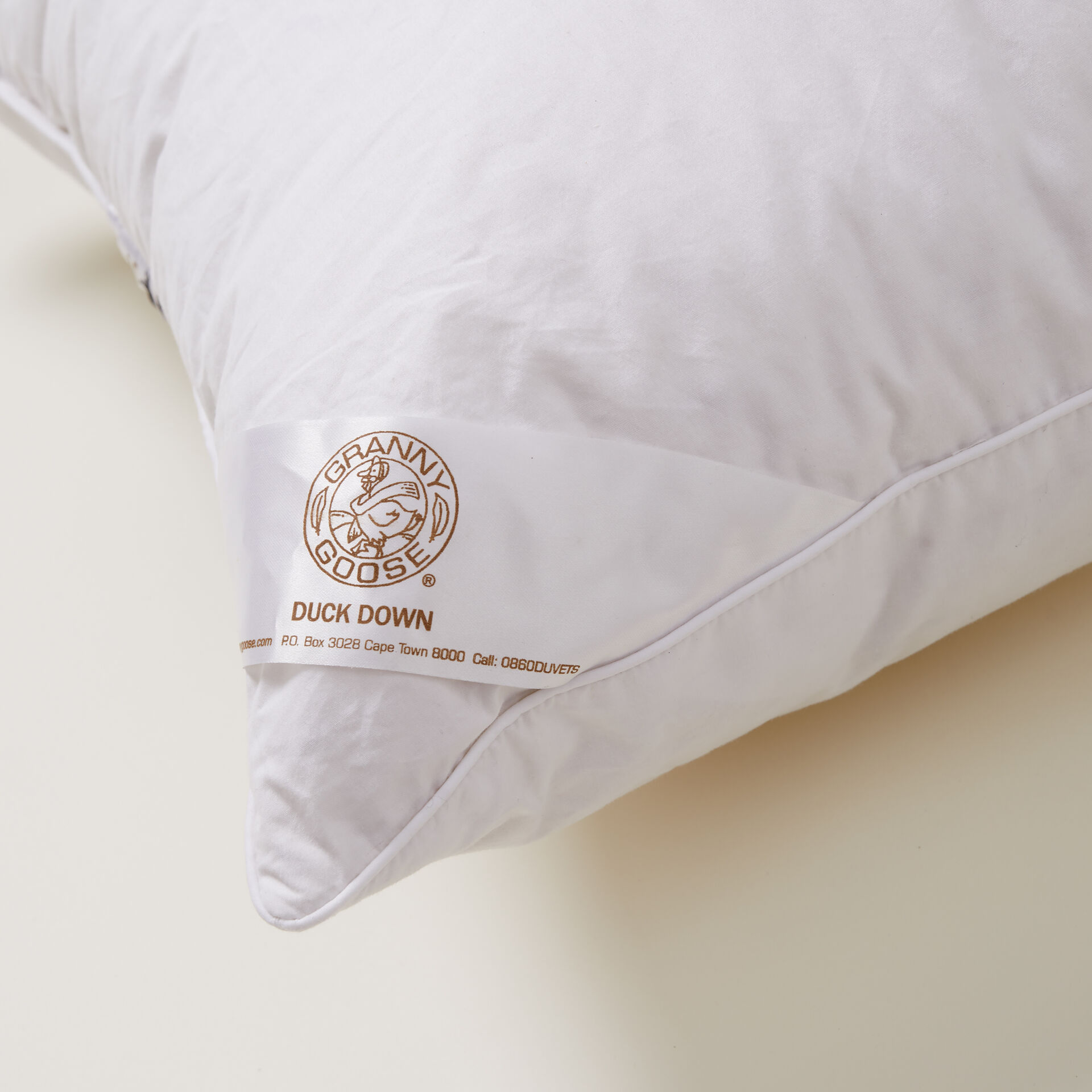 ${product-id}-Duck Down 3 Chamber Pillow-White-${view-type}