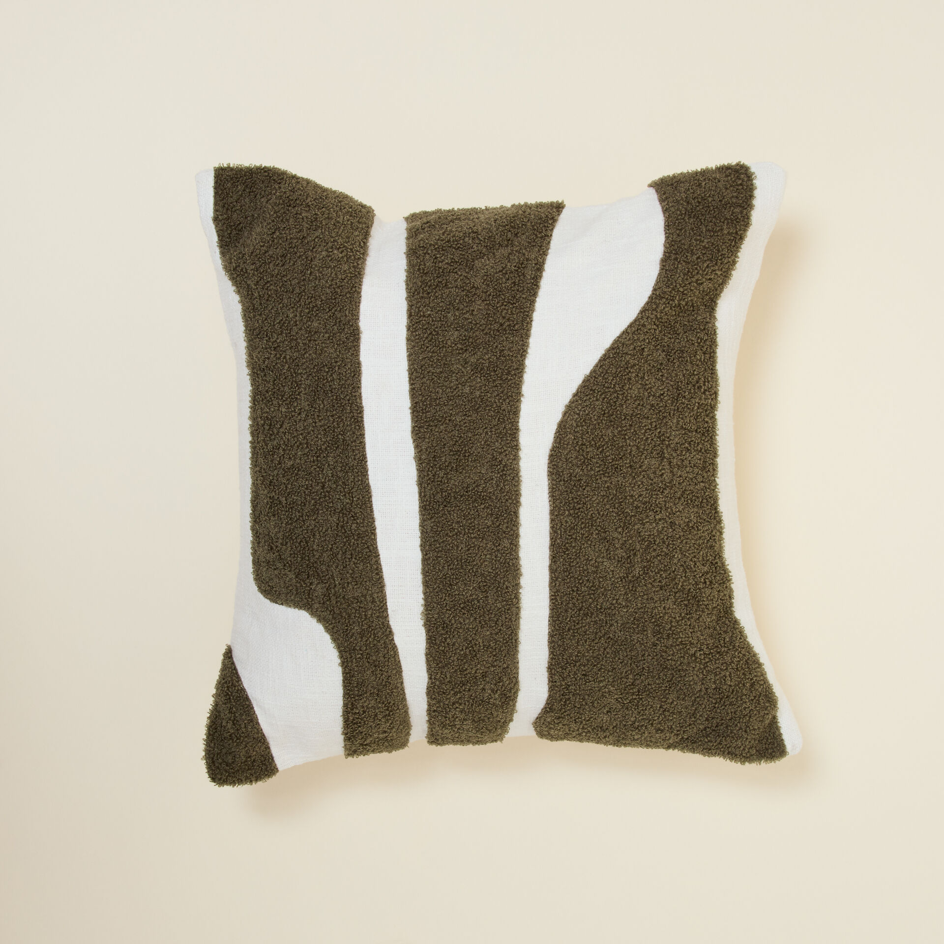 ${product-id}-Erin Cushion --${view-type}