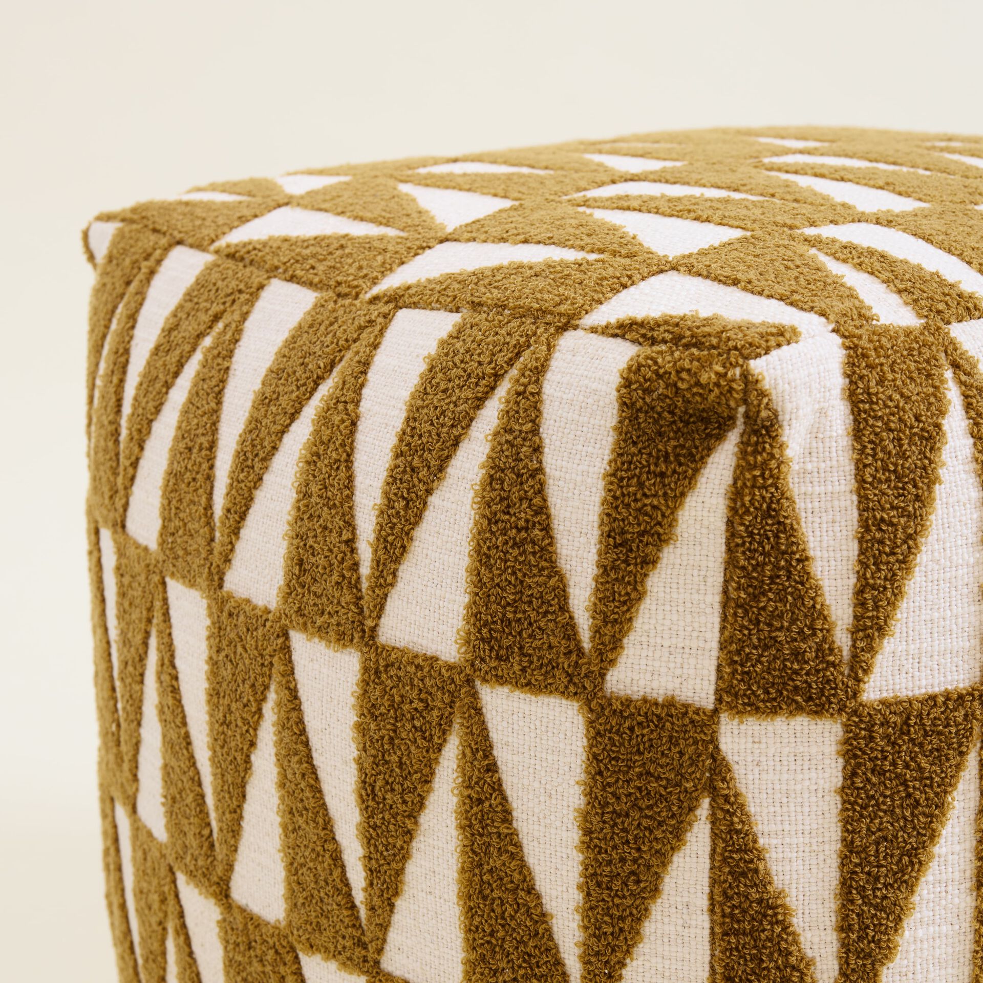 ${product-id}-Geometric Tufted Pouffe-Yellow-${view-type}
