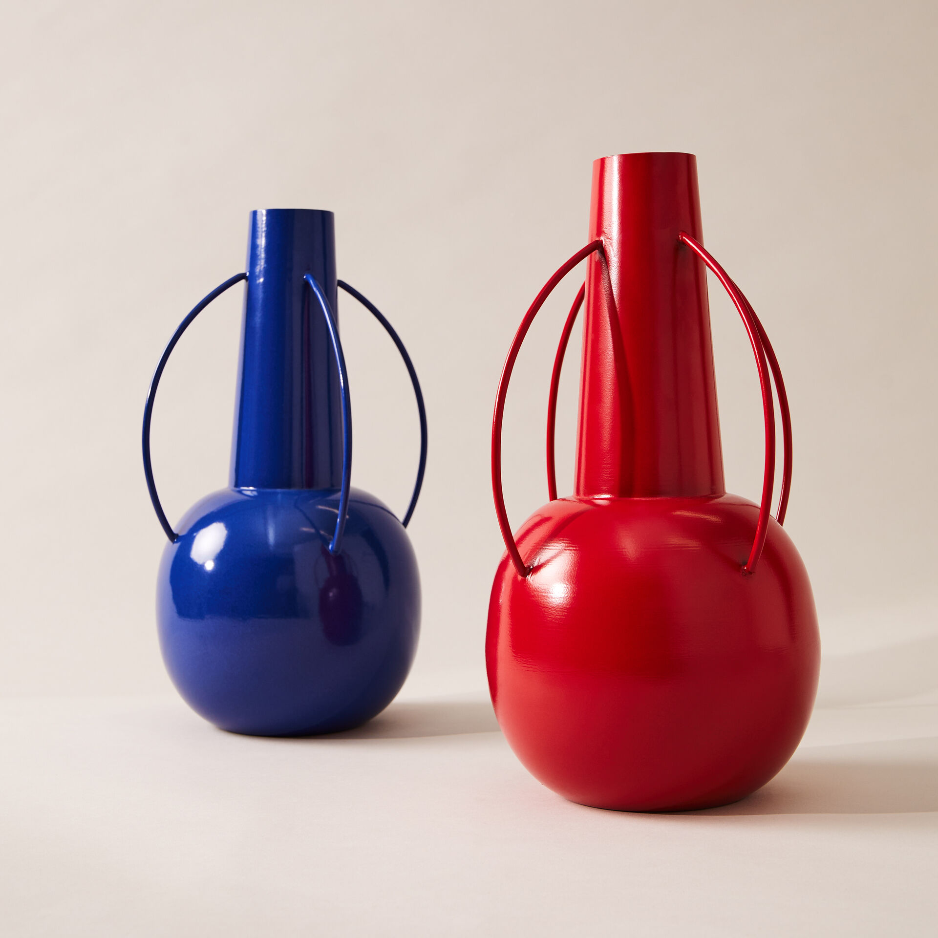 ${product-id}-Mykonos Metal Belly Vase-Red-${view-type}