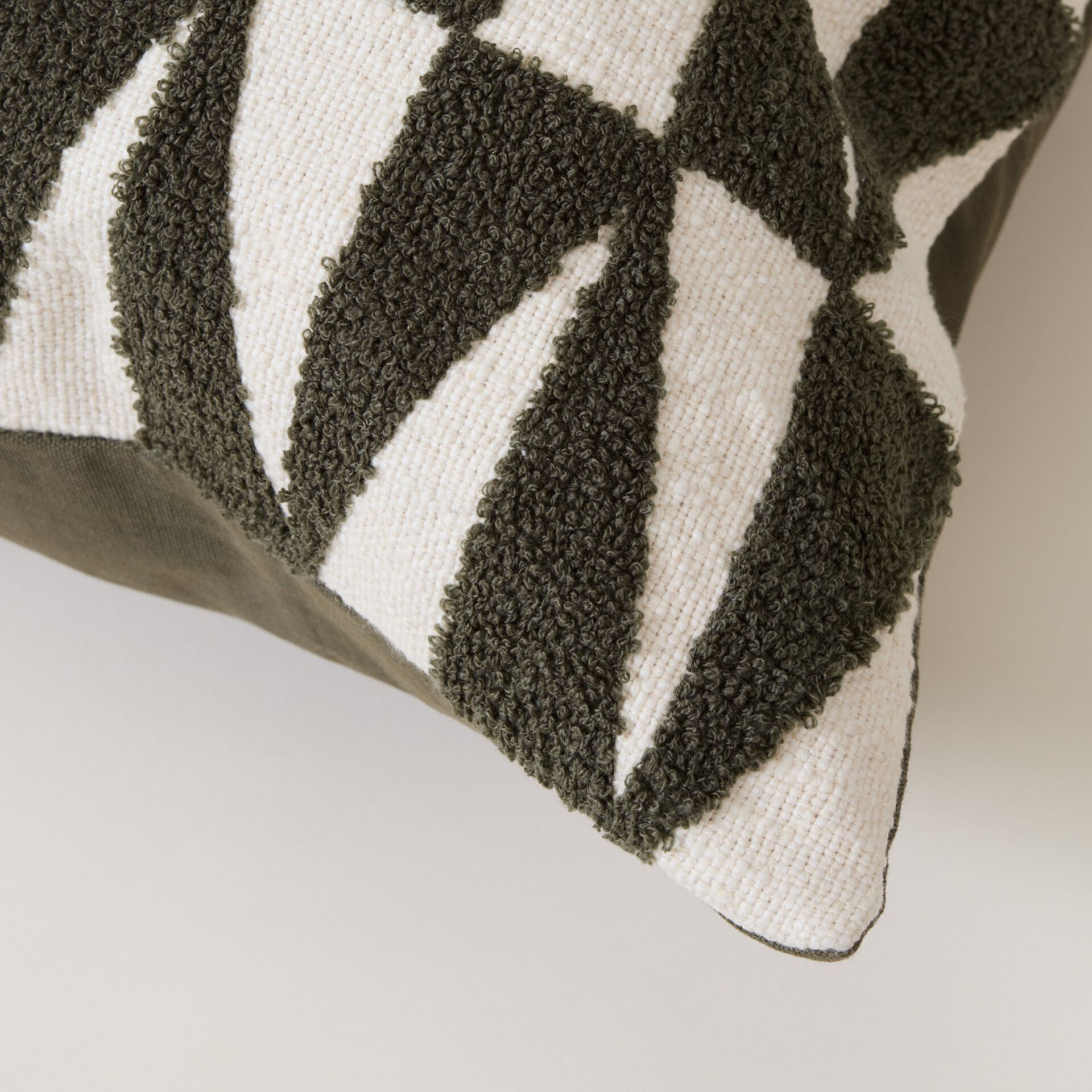 ${product-id}-Forest Green Geometric Cushion-Green-${view-type}