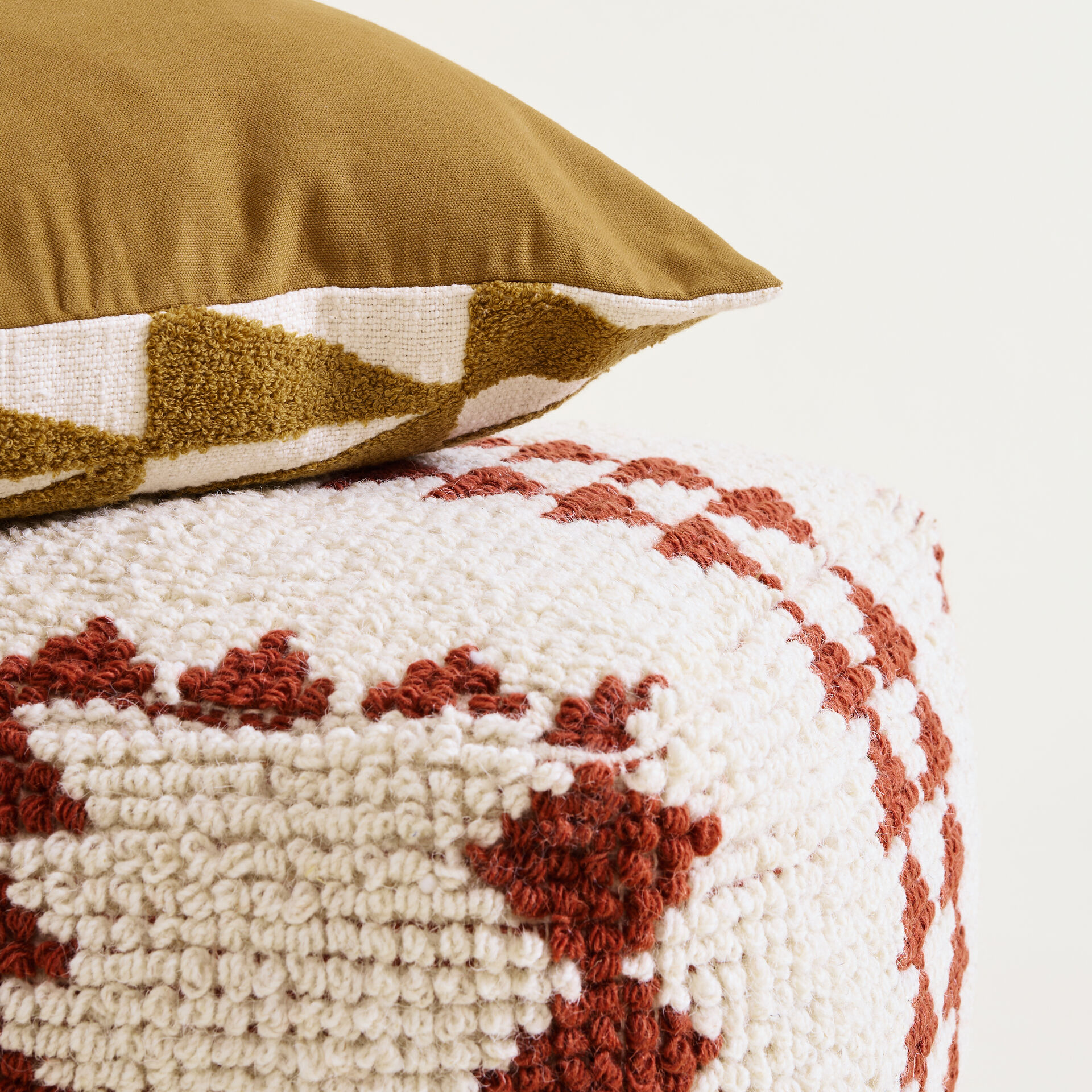 ${product-id}-Rust Tufted Pouffe Footstool-Rust/Ivory-${view-type}