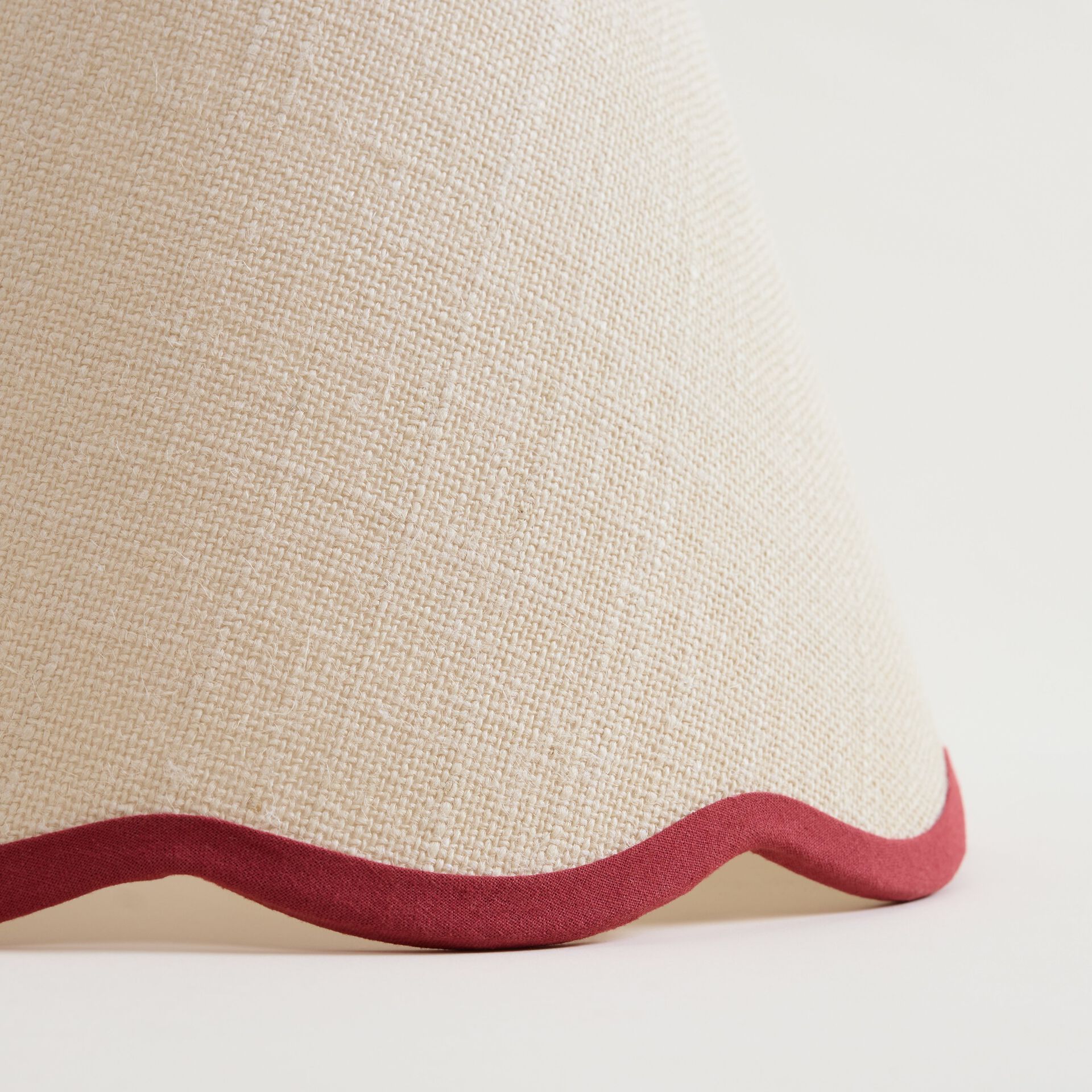 ${product-id}-Small Trimmed Jute Scalloped Edge Lampshade-Red-${view-type}
