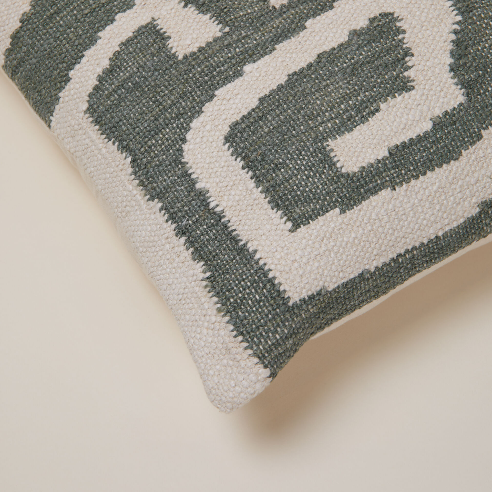 ${product-id}-Ada Abstract Line Cushion-Pale Green-${view-type}