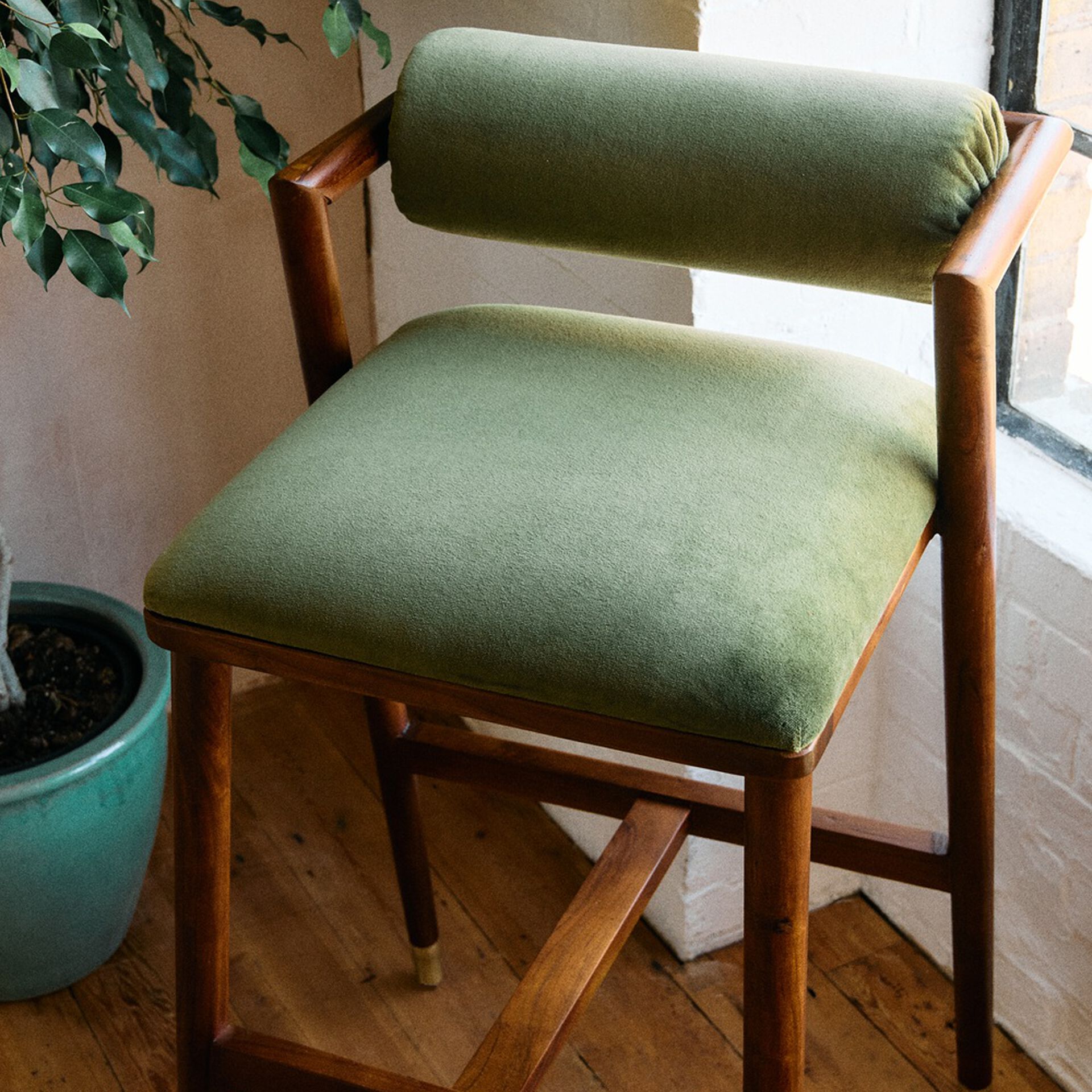 ${product-id}-Green Velvet Connaught Bar Stool-Green-${view-type}