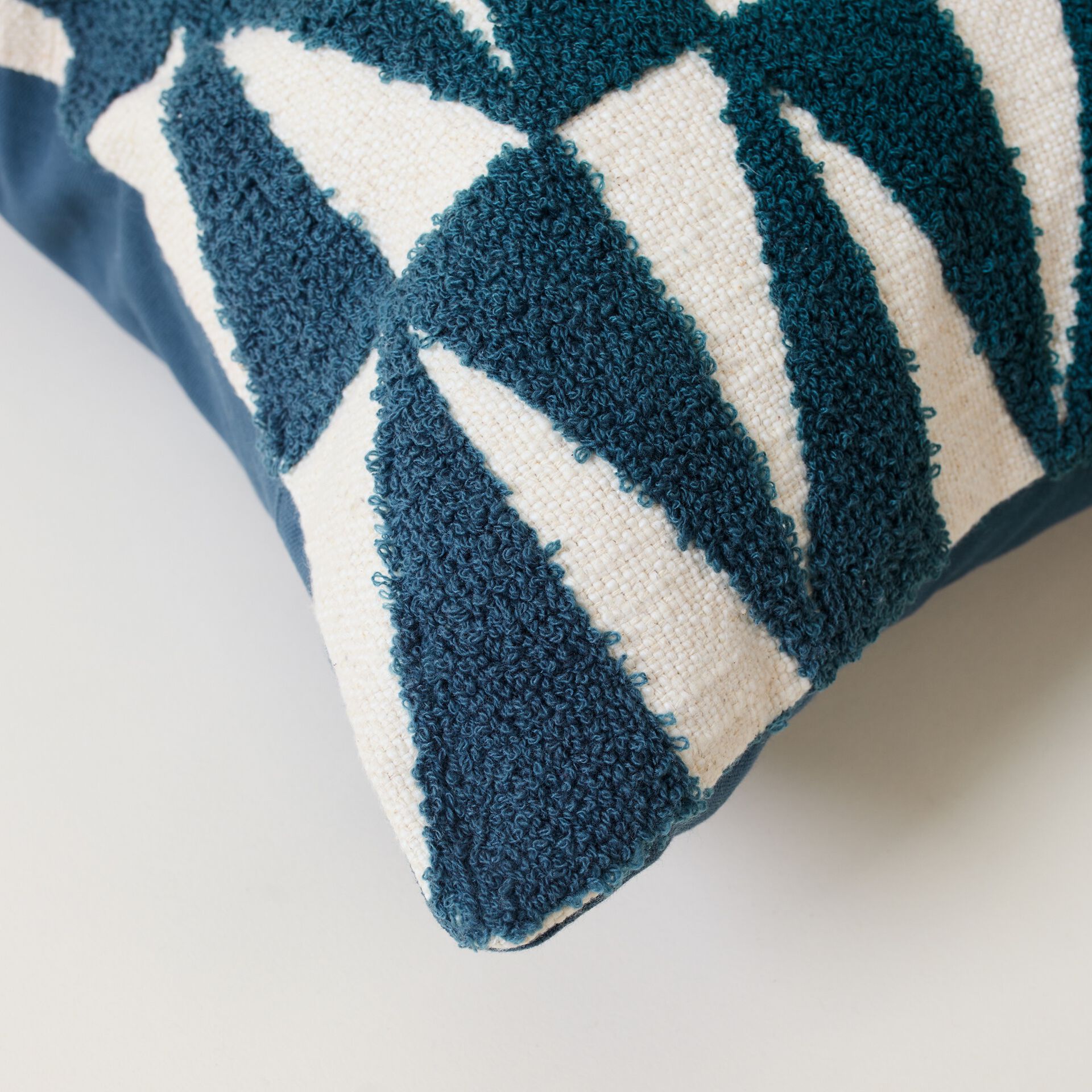 ${product-id}-Prussian Blue Geometric Cushion-Blue-${view-type}