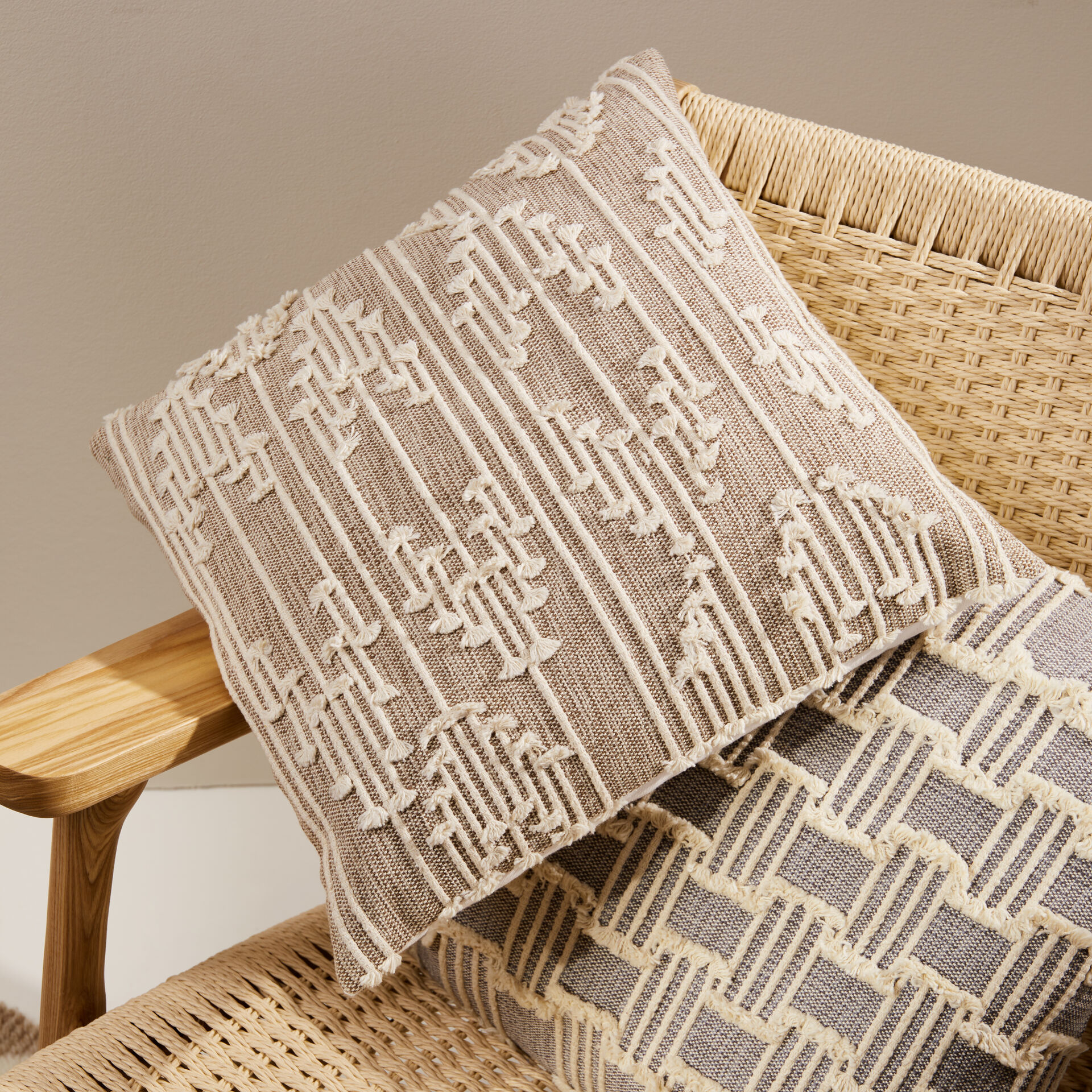 ${product-id}-Kaata Clipped Cushion-Rust/Ivory-${view-type}