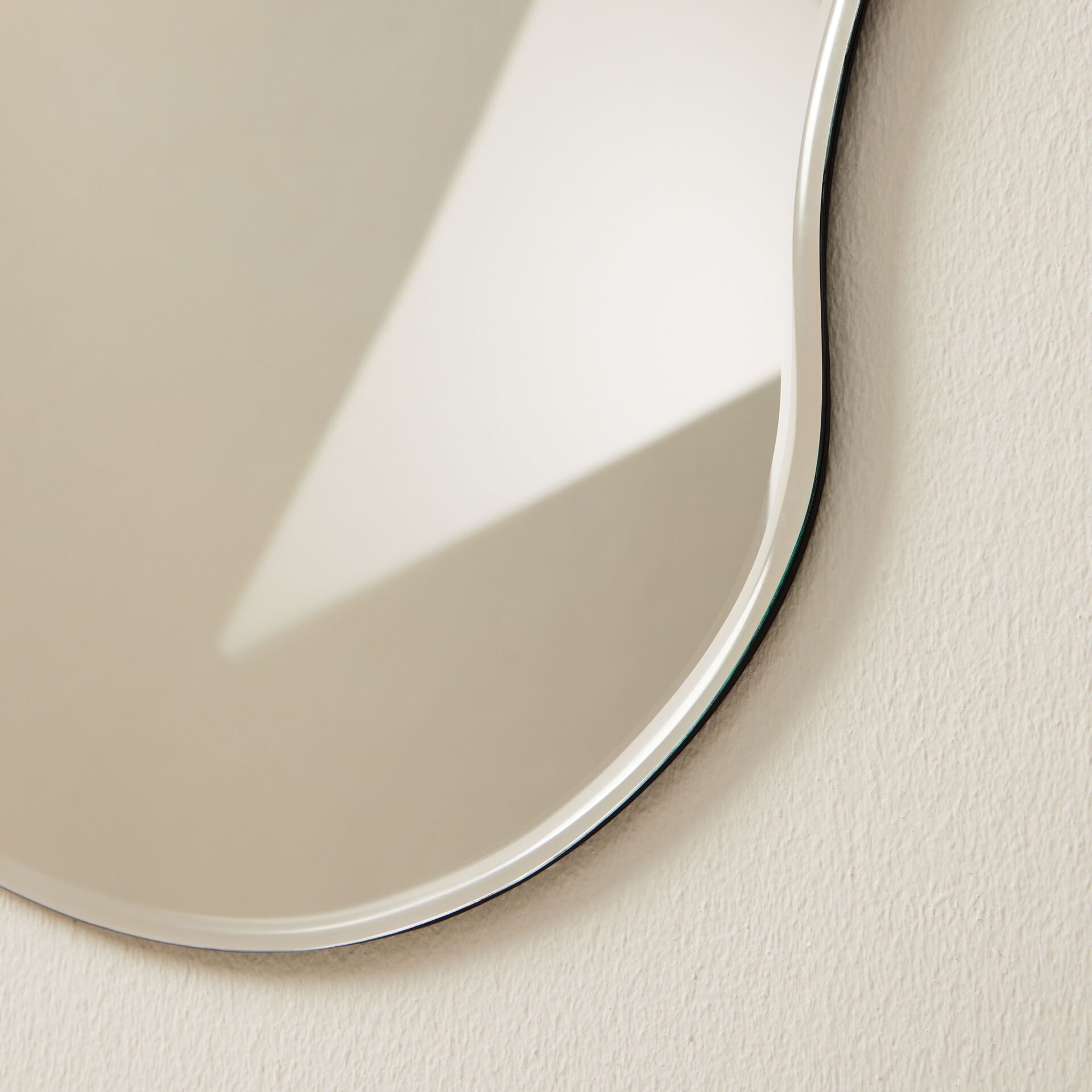 ${product-id}-Puddle Mirror-Clear-${view-type}
