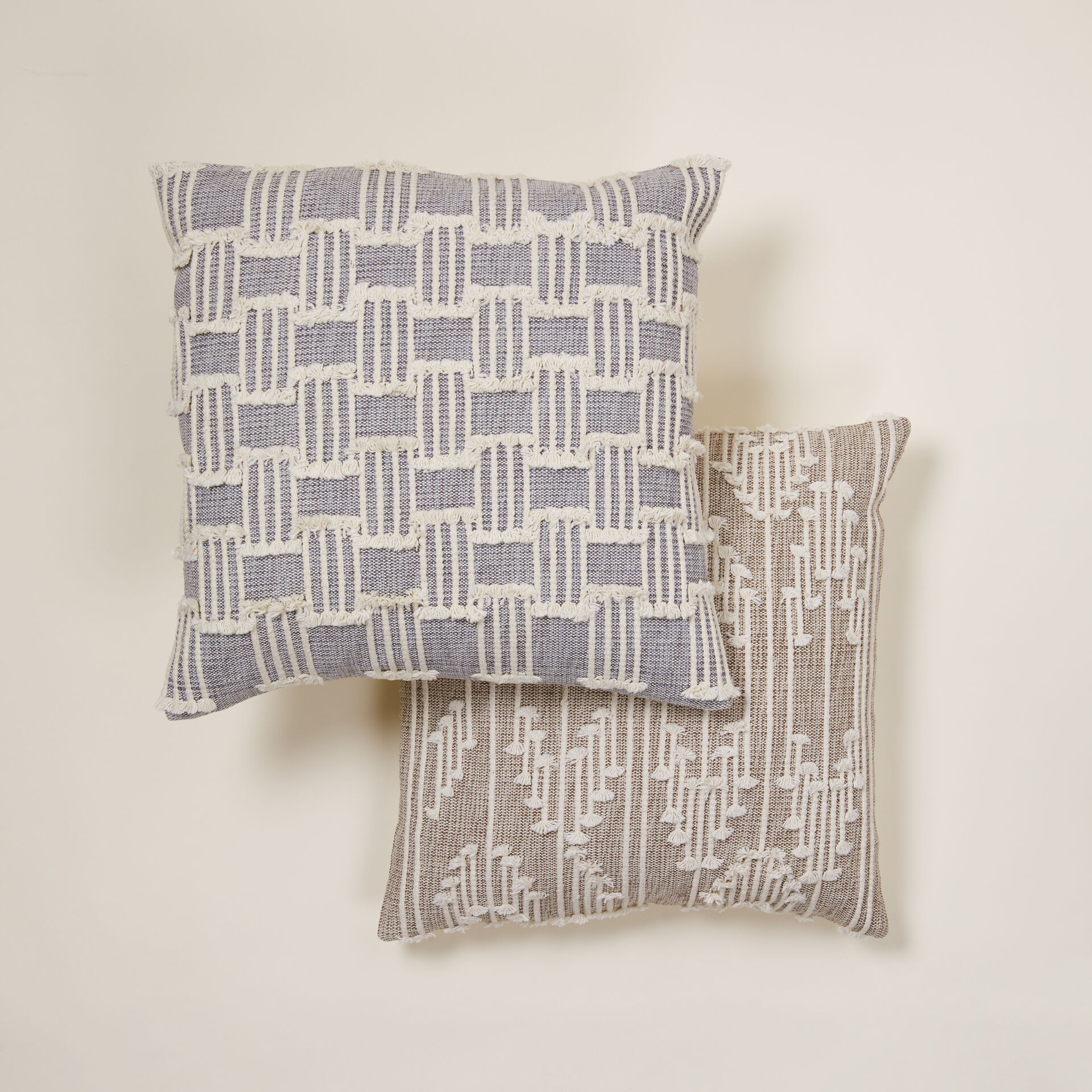 ${product-id}-Tatum Clipped Chck Cushion-LIGHT BLUE-${view-type}