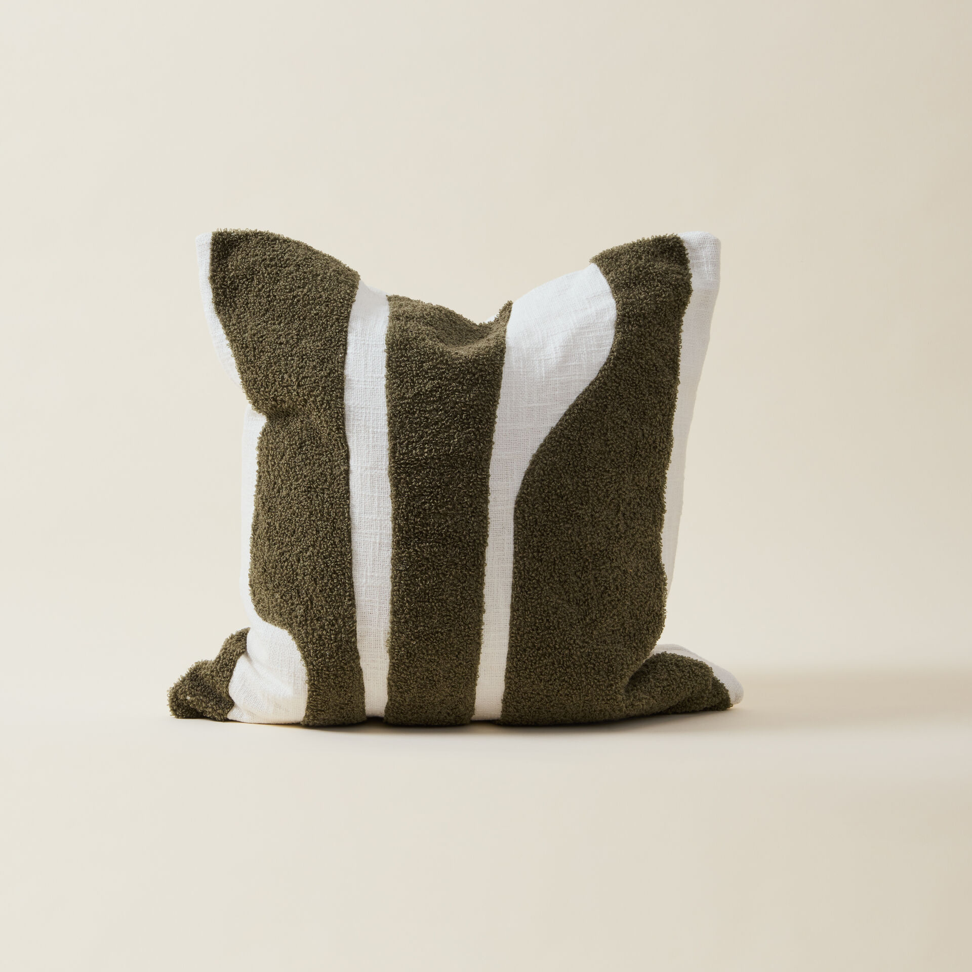 ${product-id}-Erin Cushion --${view-type}