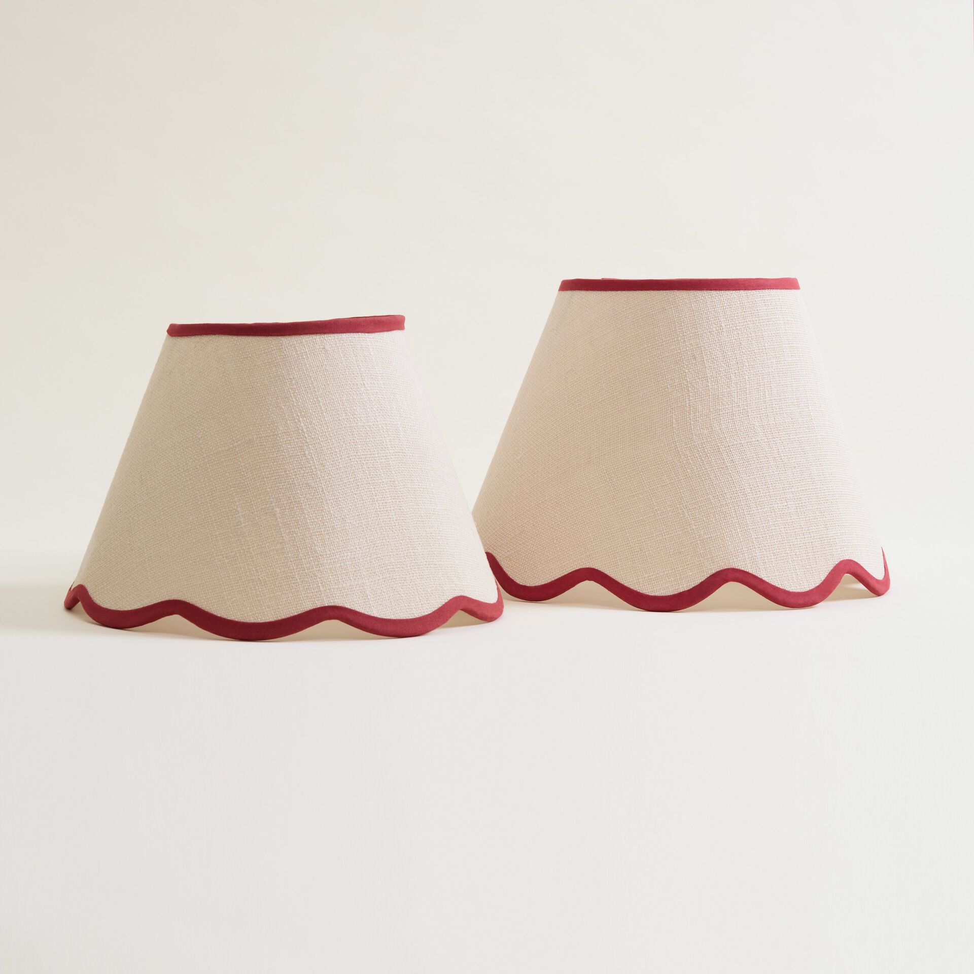 ${product-id}-Large Trimmed Scalloped Edge Lampshade-Red-${view-type}