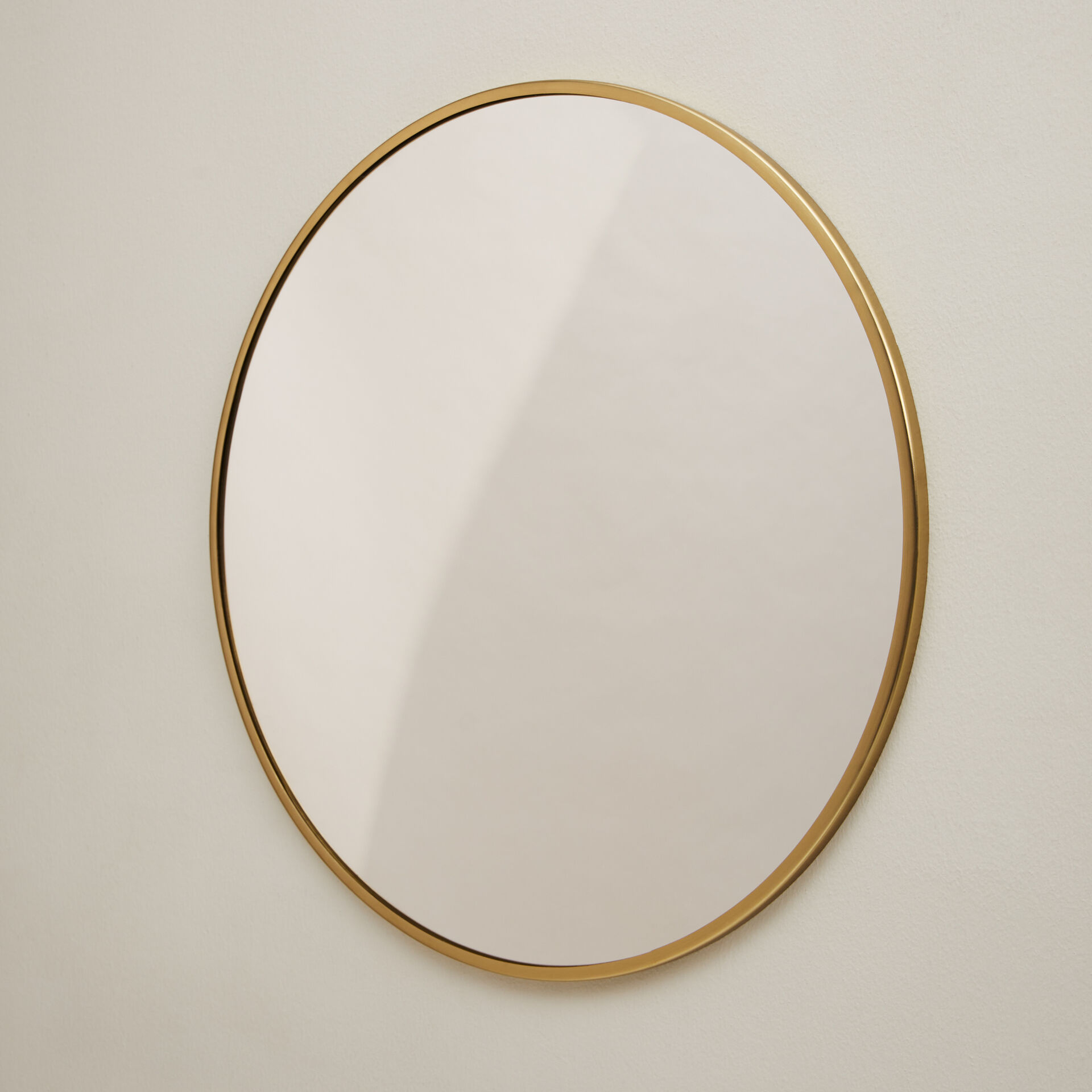 ${product-id}-Round Mirror-Metallic-${view-type}