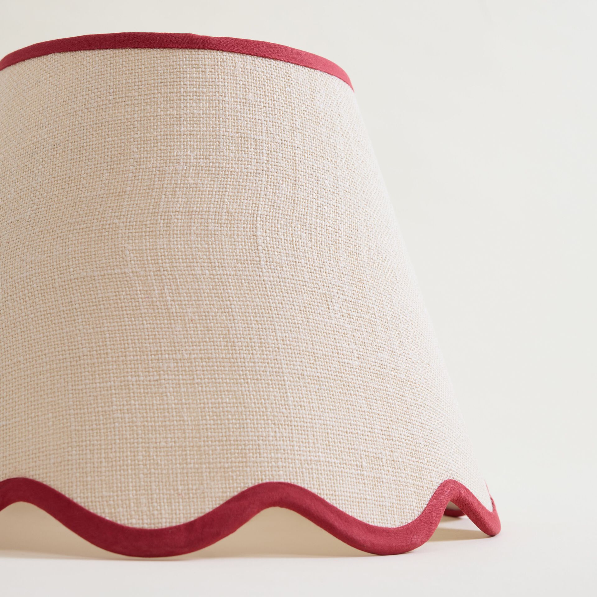 ${product-id}-Large Trimmed Scalloped Edge Lampshade-Red-${view-type}