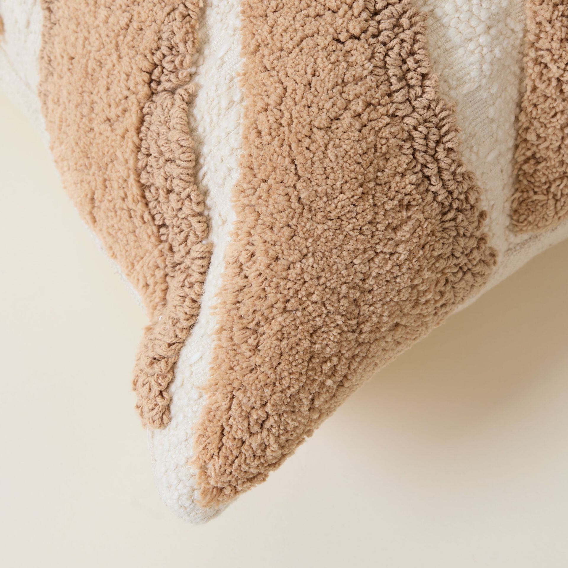 ${product-id}-Mocha Tufted Wave Raya Cushion-Brown-${view-type}