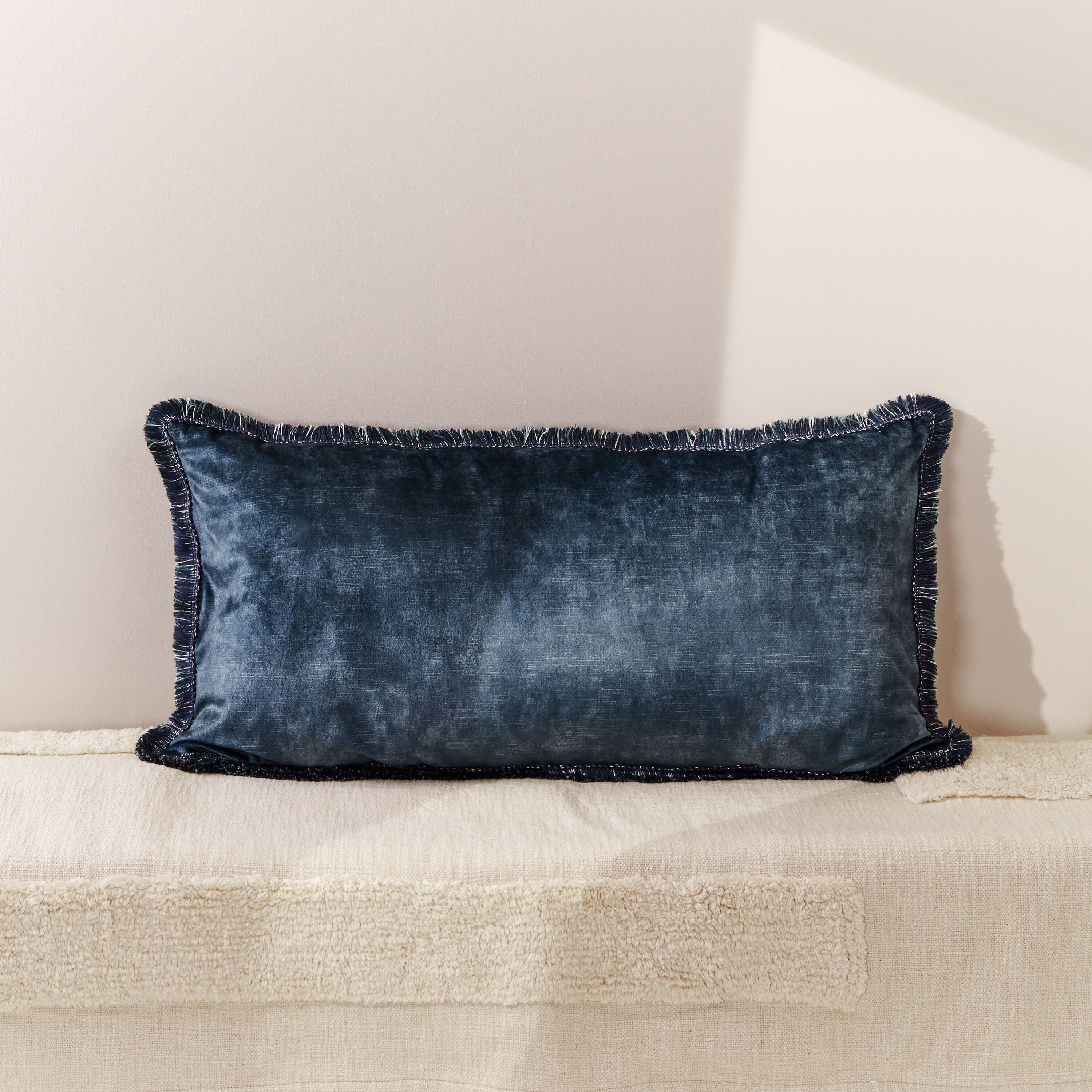 Midnight blue velvet cushions clearance