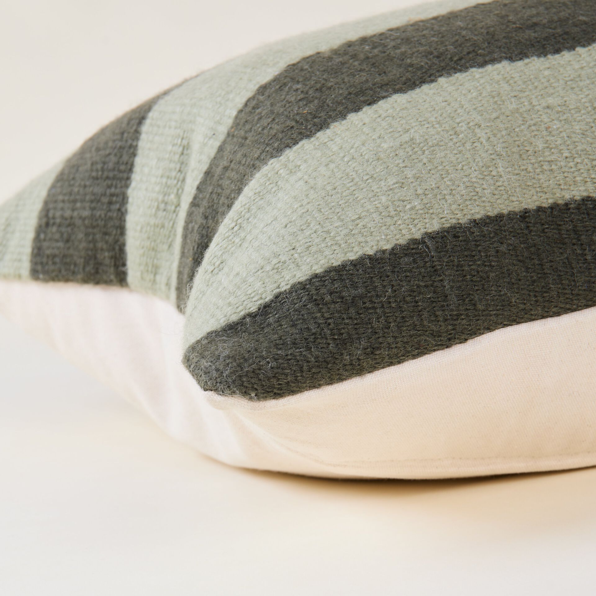 ${product-id}-Green Two-Toned Striped Cushion-Green-${view-type}