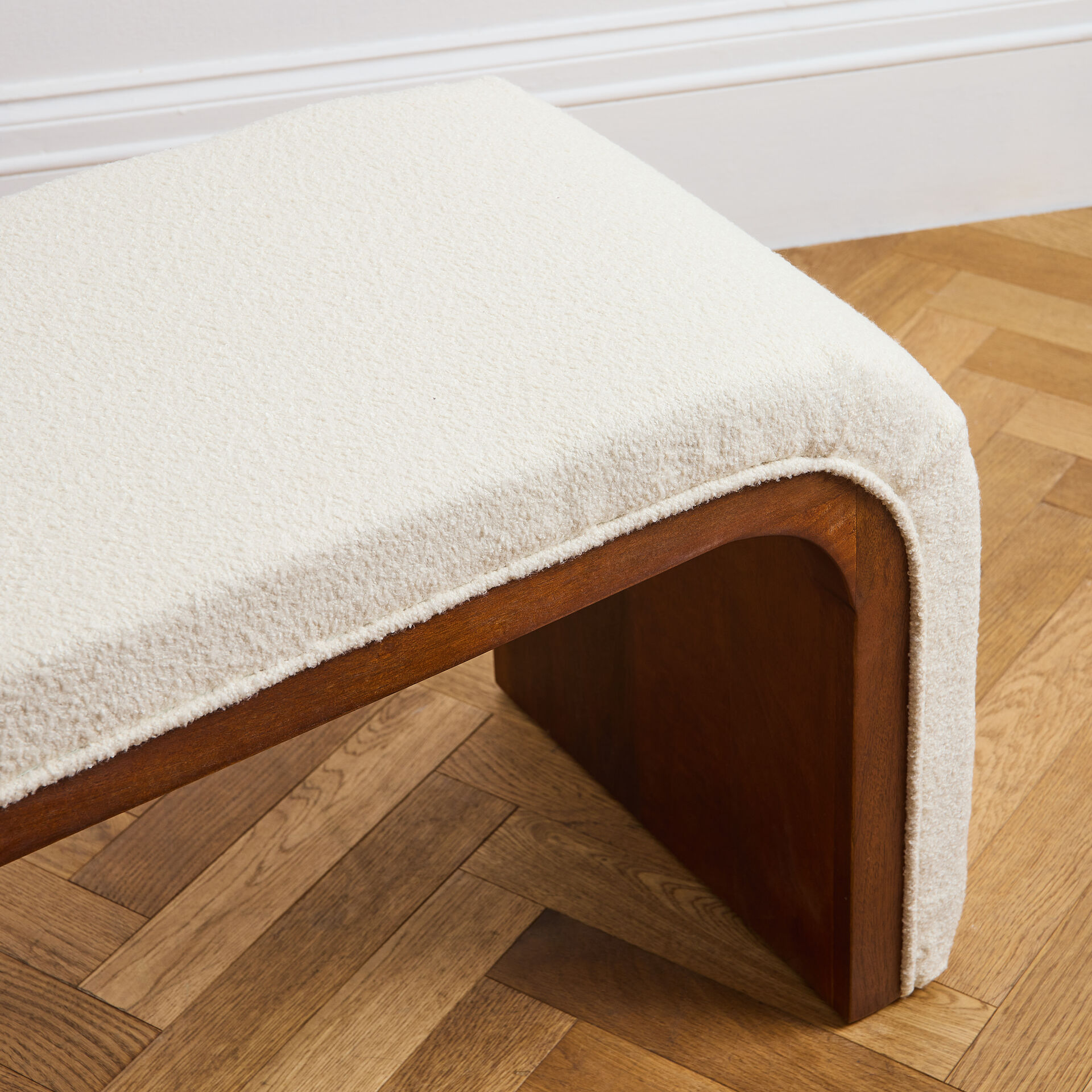 ${product-id}-Boucle Textured Bench -Bouclé-${view-type}