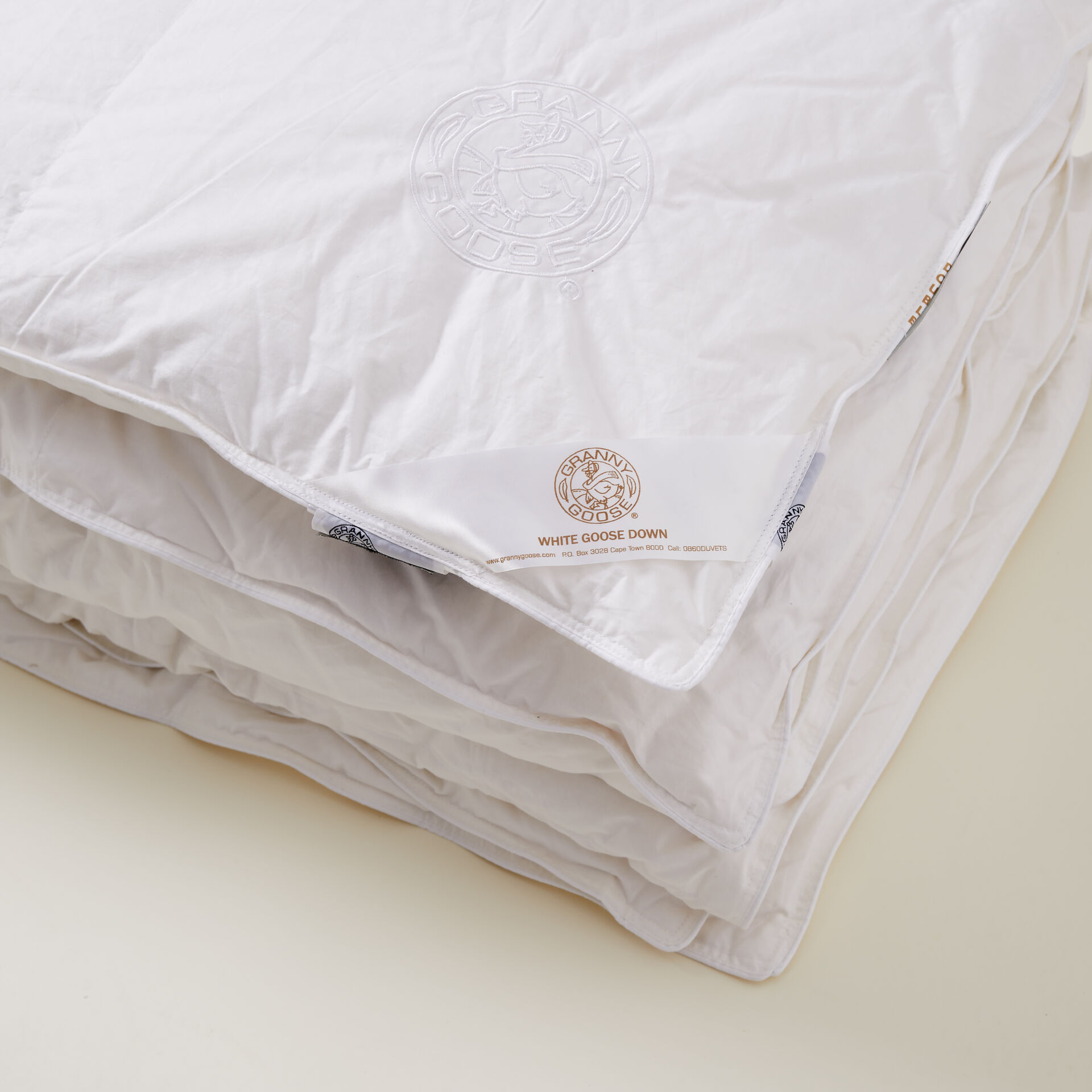 ${product-id}-Goose Down Box Stitch Duvet-White-${view-type}