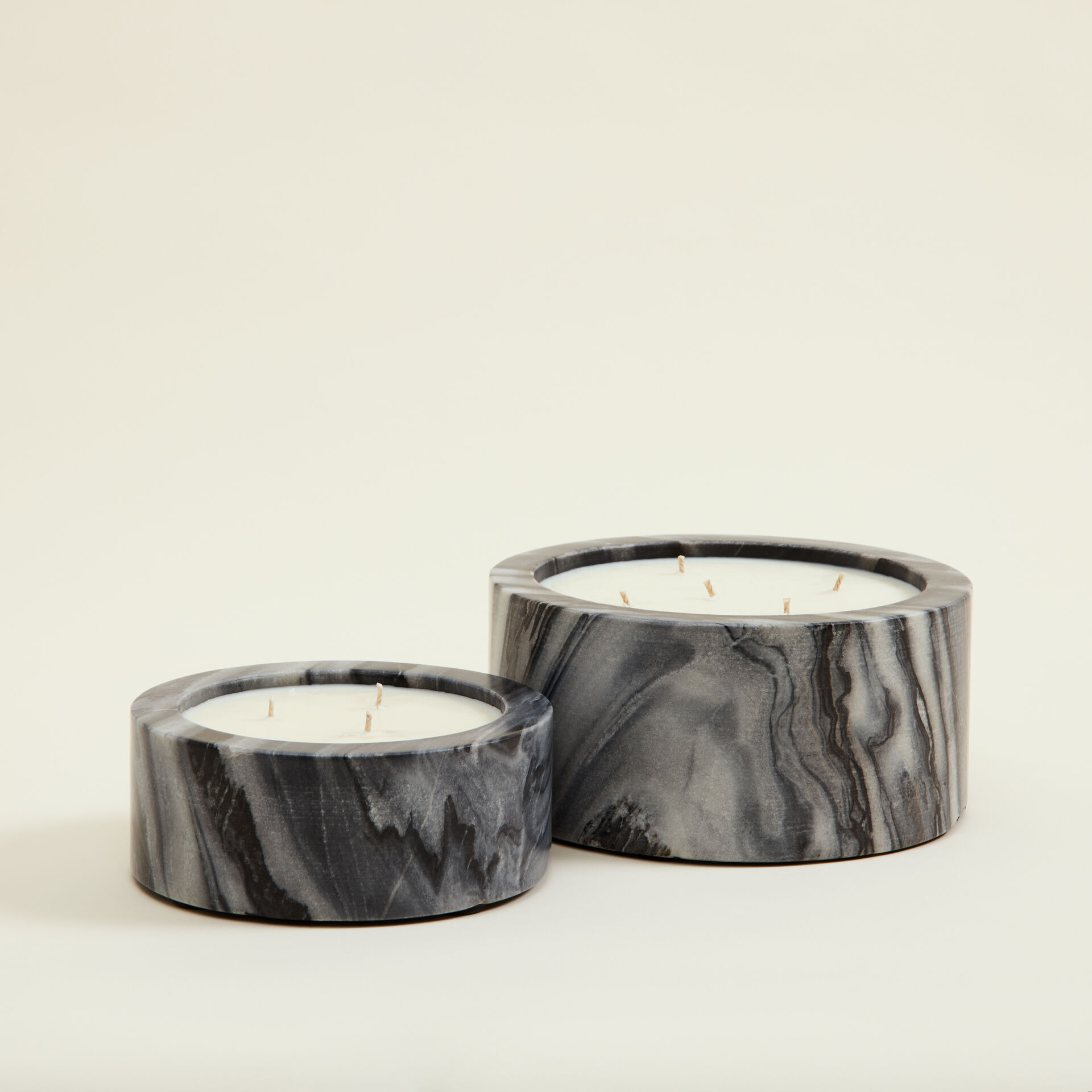 ${product-id}-Black Pepper Pomegranate Statement Candle XL-Black Pepper & Pomegranate-${view-type}