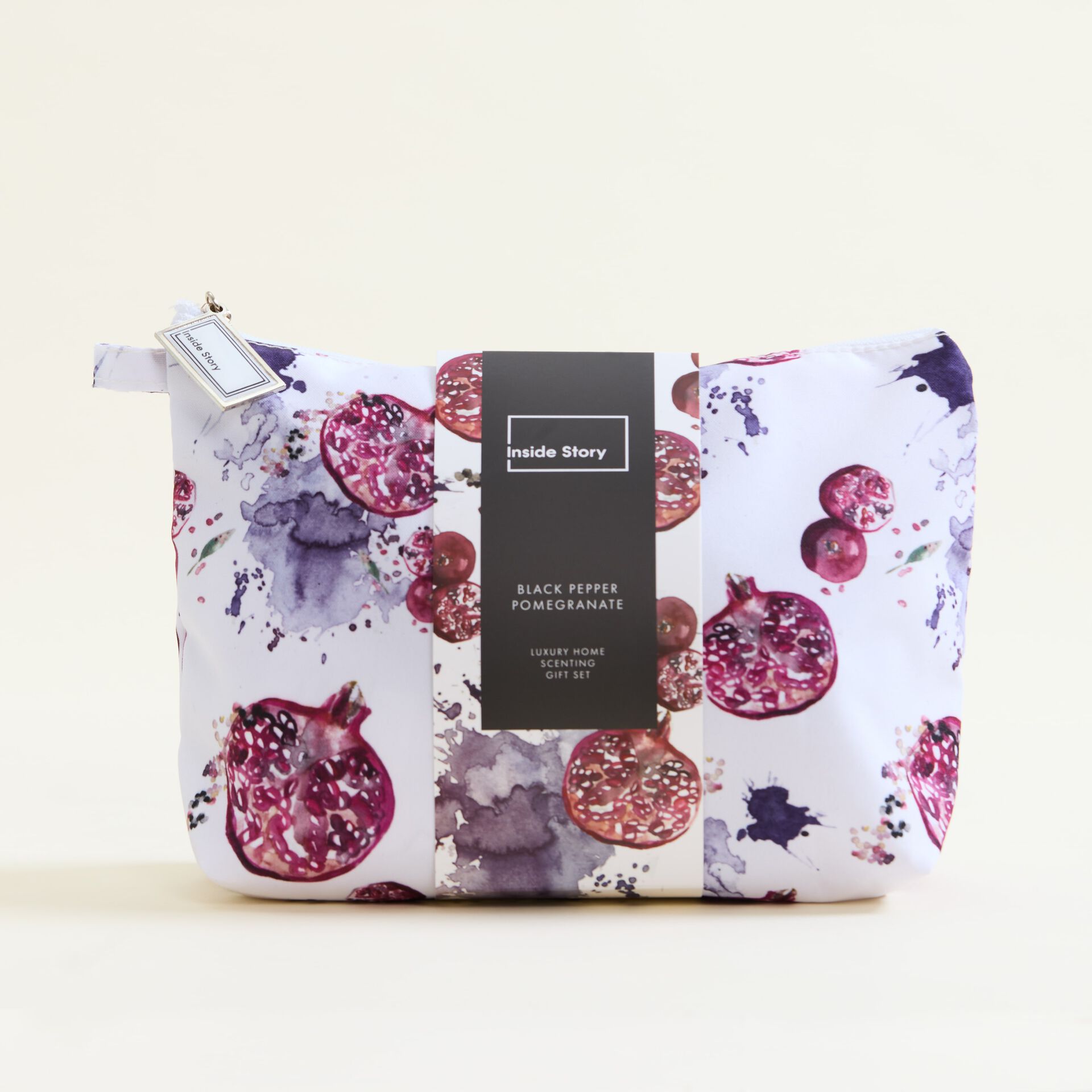${product-id}-Black Pepper And Pomegranate Wash Bag Gift Set--${view-type}