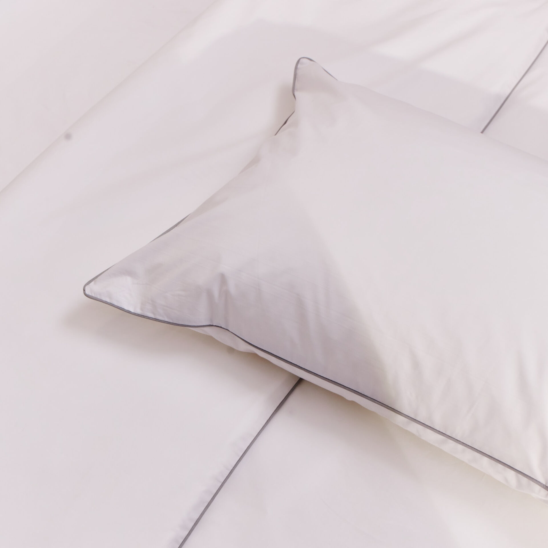 ${product-id}-Granny Goose Cotton Duvet Cover In Grey Piped-Grey/White-${view-type}
