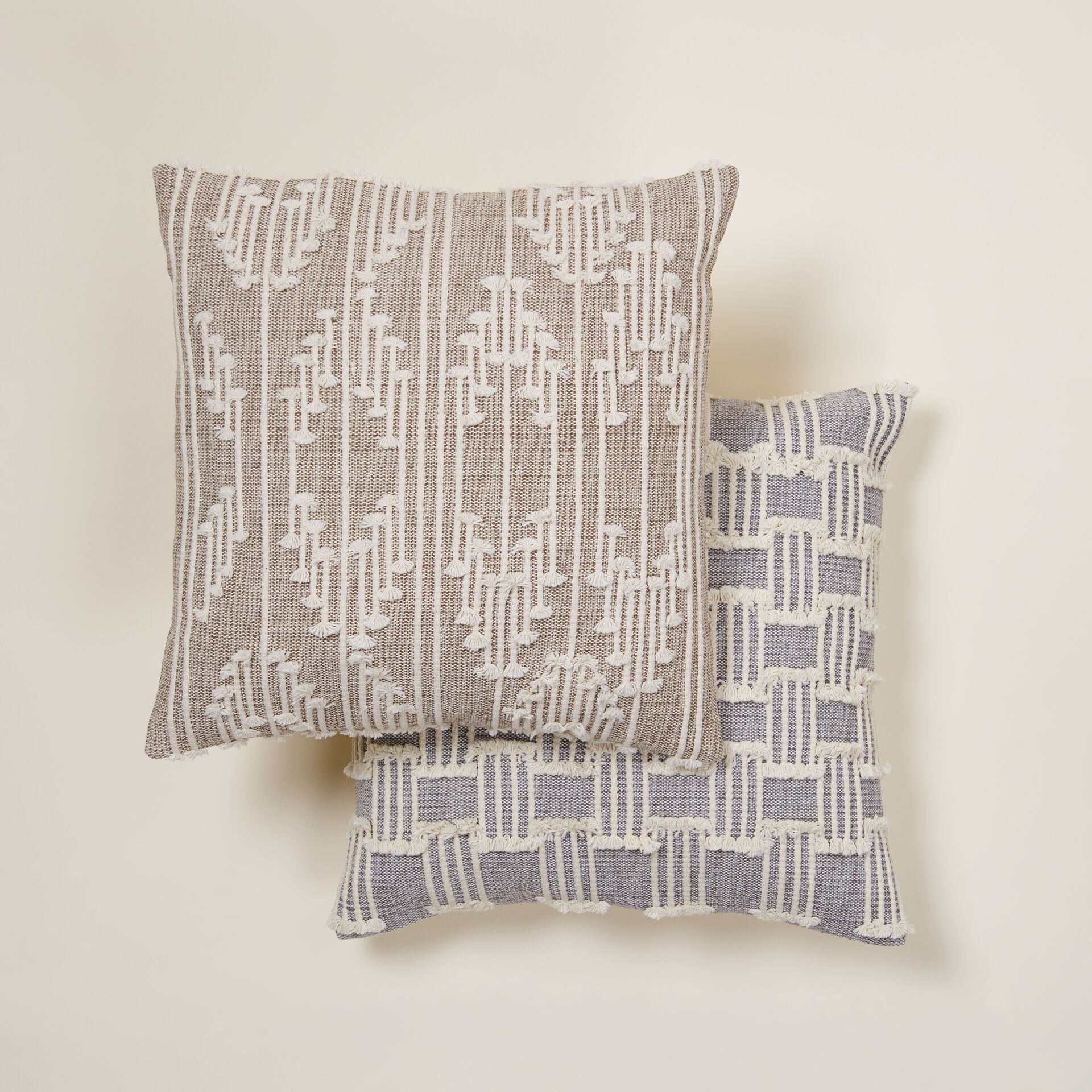 ${product-id}-Kaata Clipped Cushion-Rust/Ivory-${view-type}