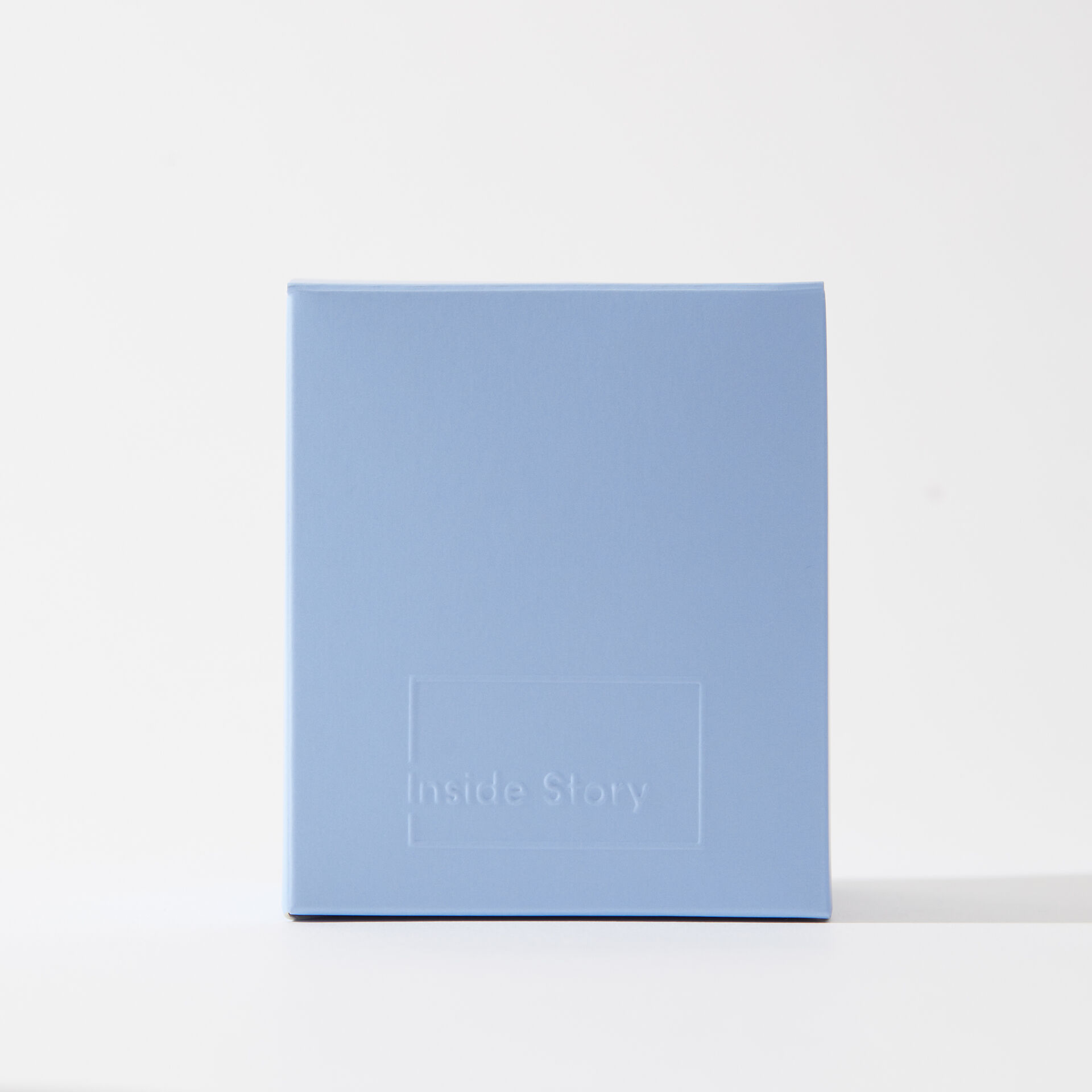 ${product-id}-Wild Bluebells Scented Signature Candle-Neutral-${view-type}