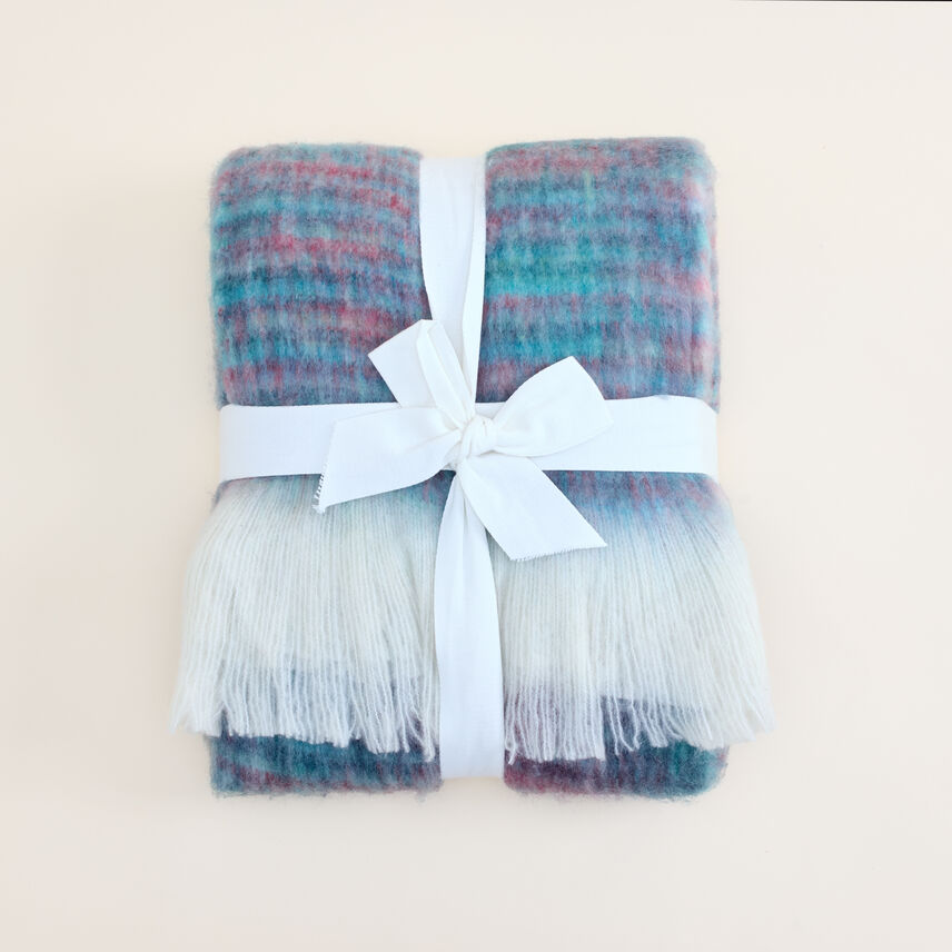Annie teal throw