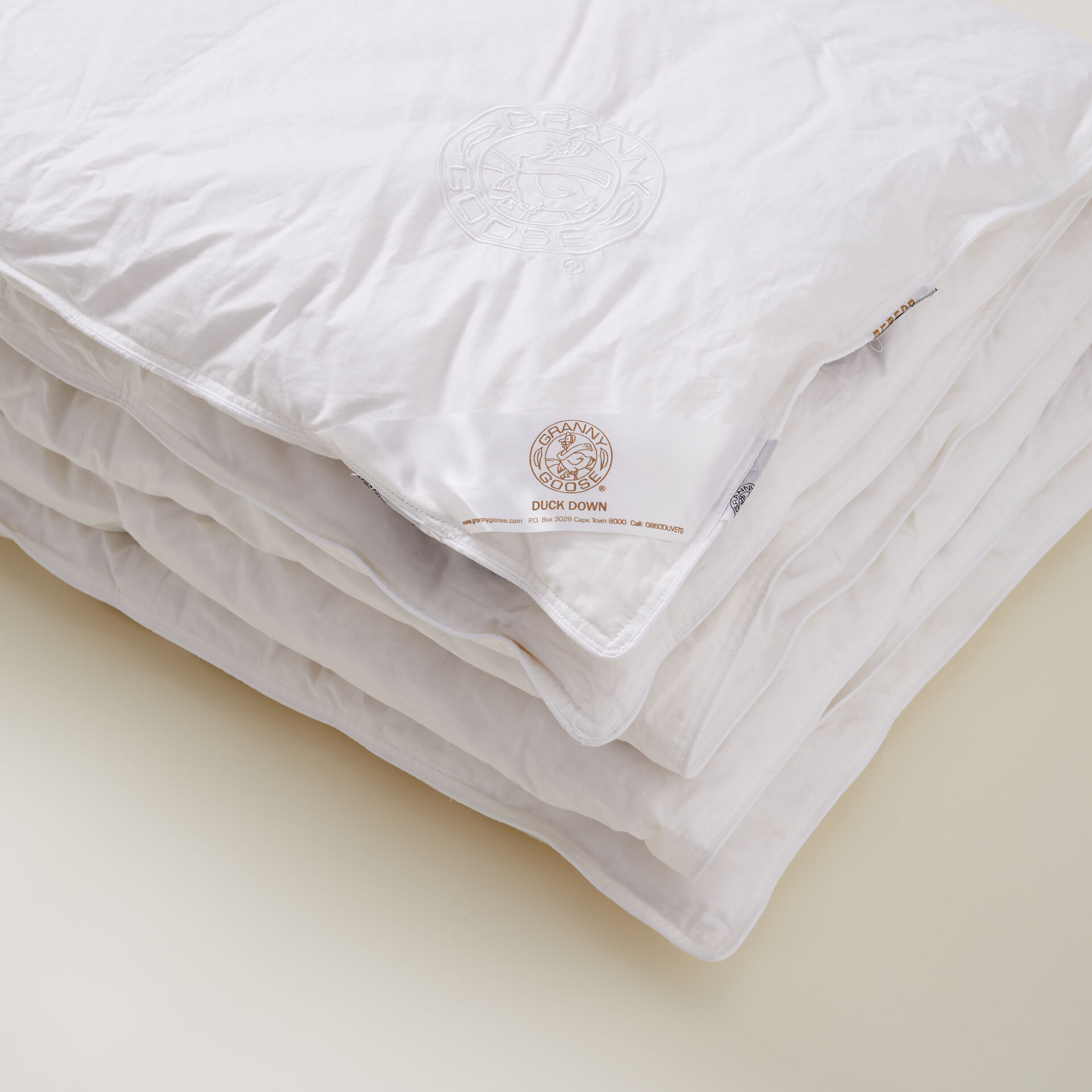 ${product-id}-Snow White Duck Down Duvet-White-${view-type}