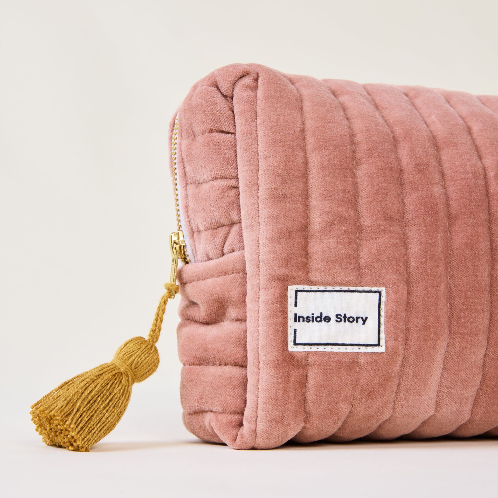 ${product-id}-Velvet Wash Bag-Pink-${view-type}