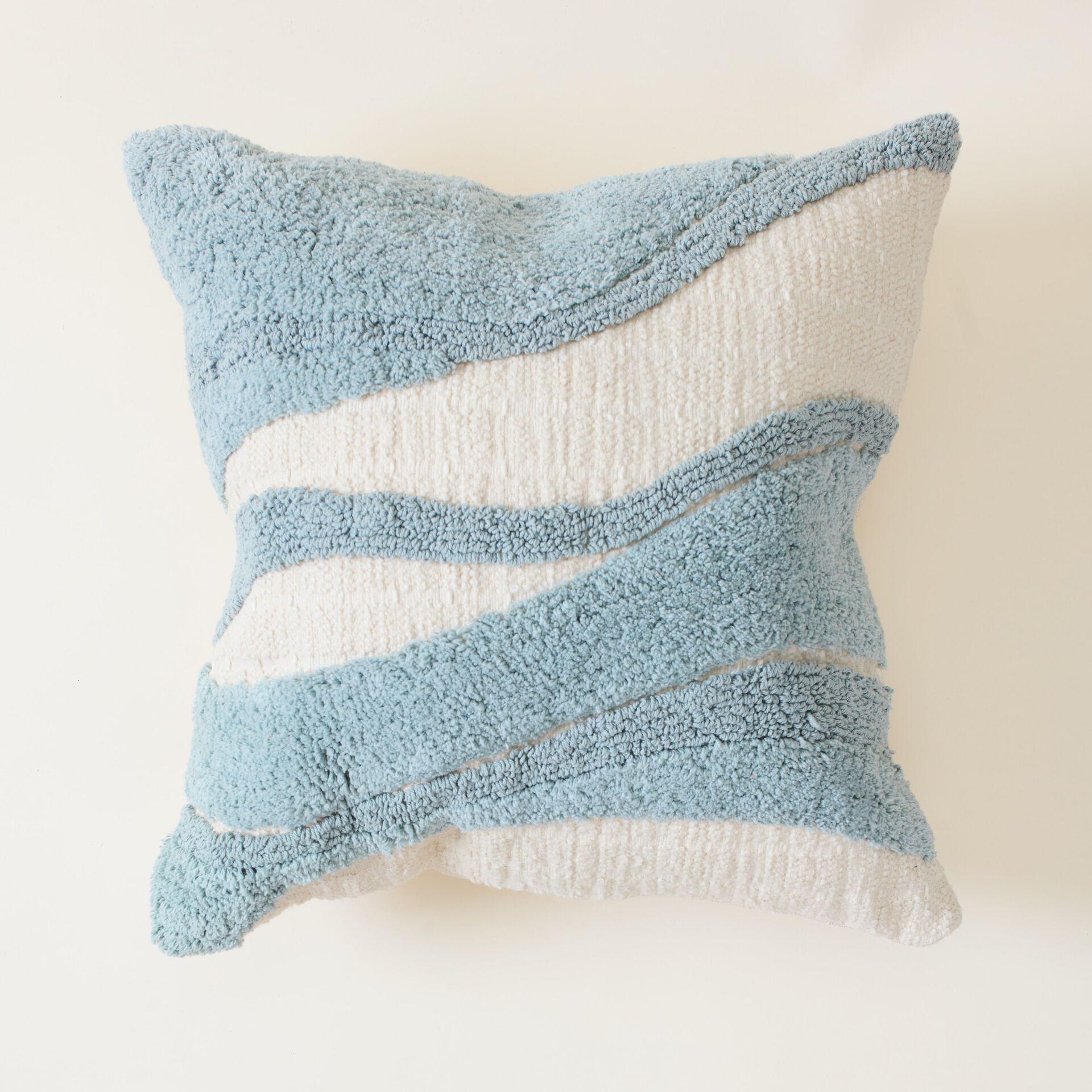 ${product-id}-Blue Tufted Wave Obie Cushion-Blue-${view-type}