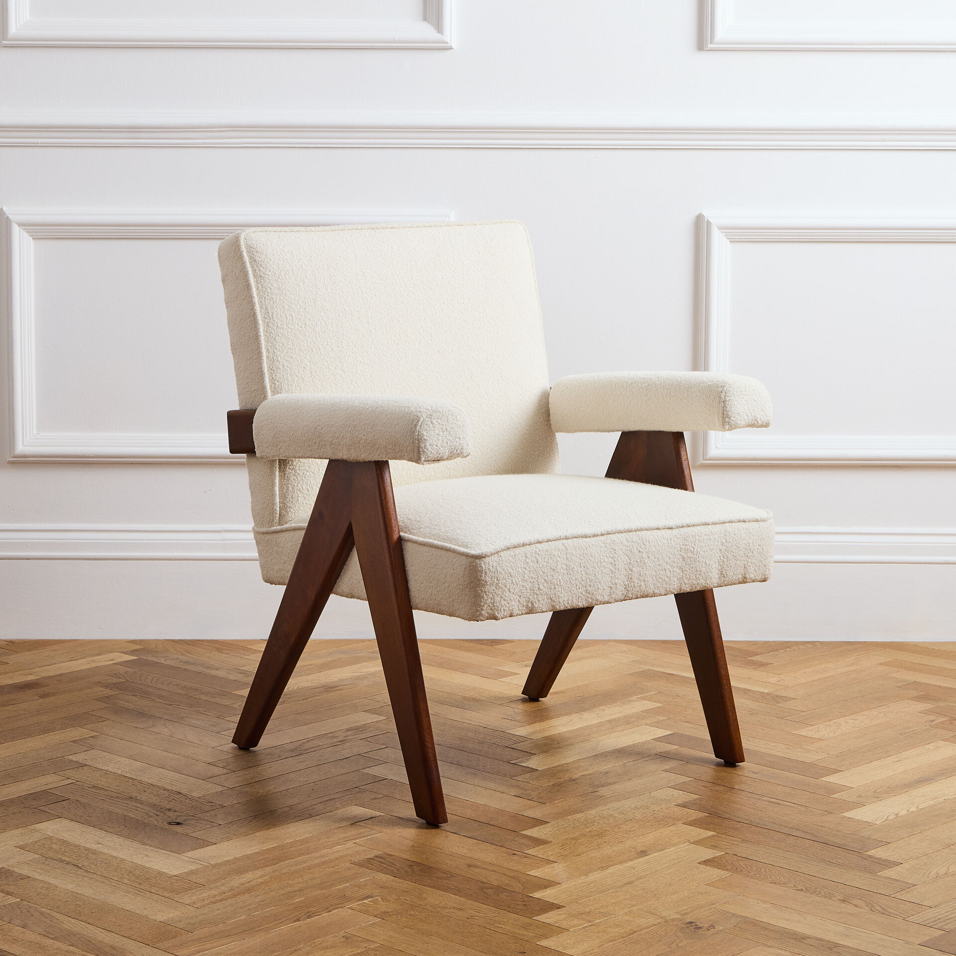 ${product-id}-Hoxton Chair-Neutral-${view-type}