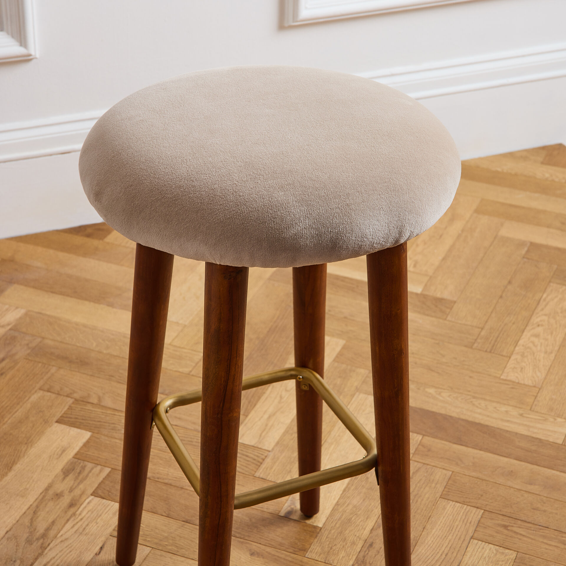 ${product-id}-Willow Bar Stool -Natural-${view-type}
