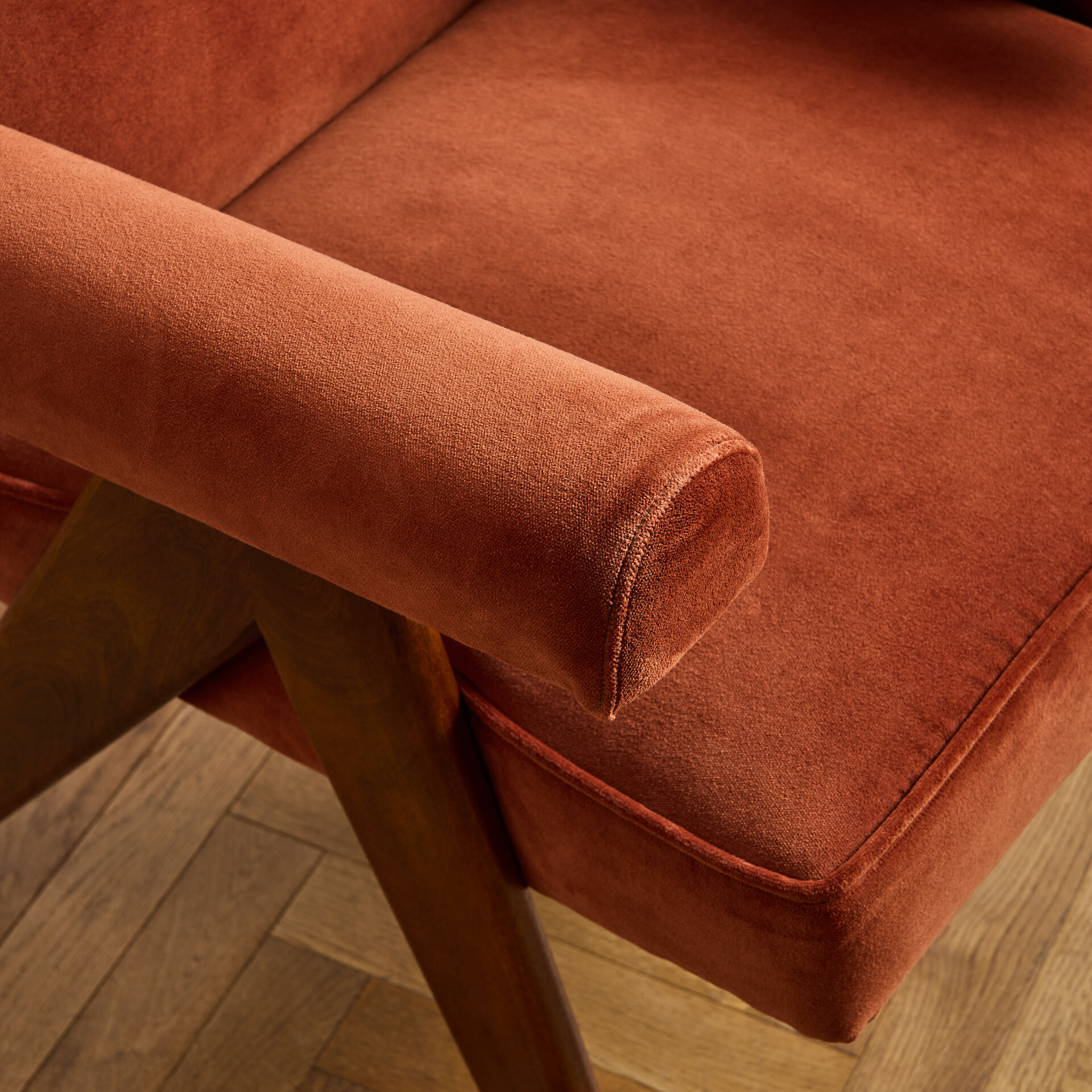 ${product-id}-Hoxton Chair-Rust Spice-${view-type}