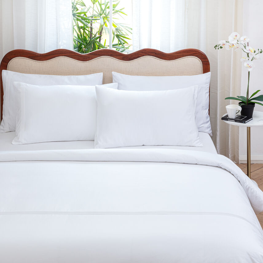 Montgomery Egyptian Cotton Duvet Set In White 800 Thread Count