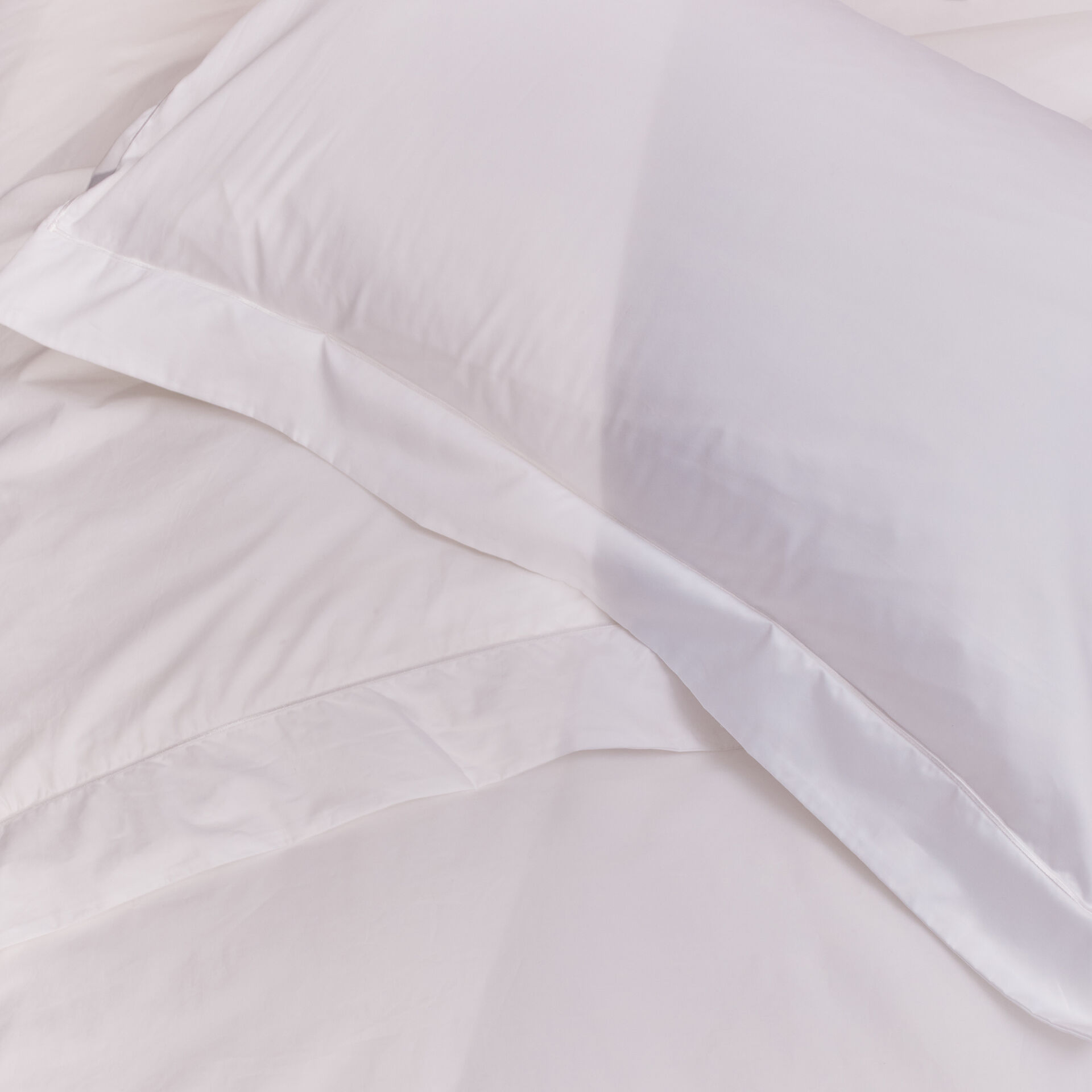 ${product-id}-Granny Goose Satin Stitch Cotton Duvet Cover In White-White-${view-type}