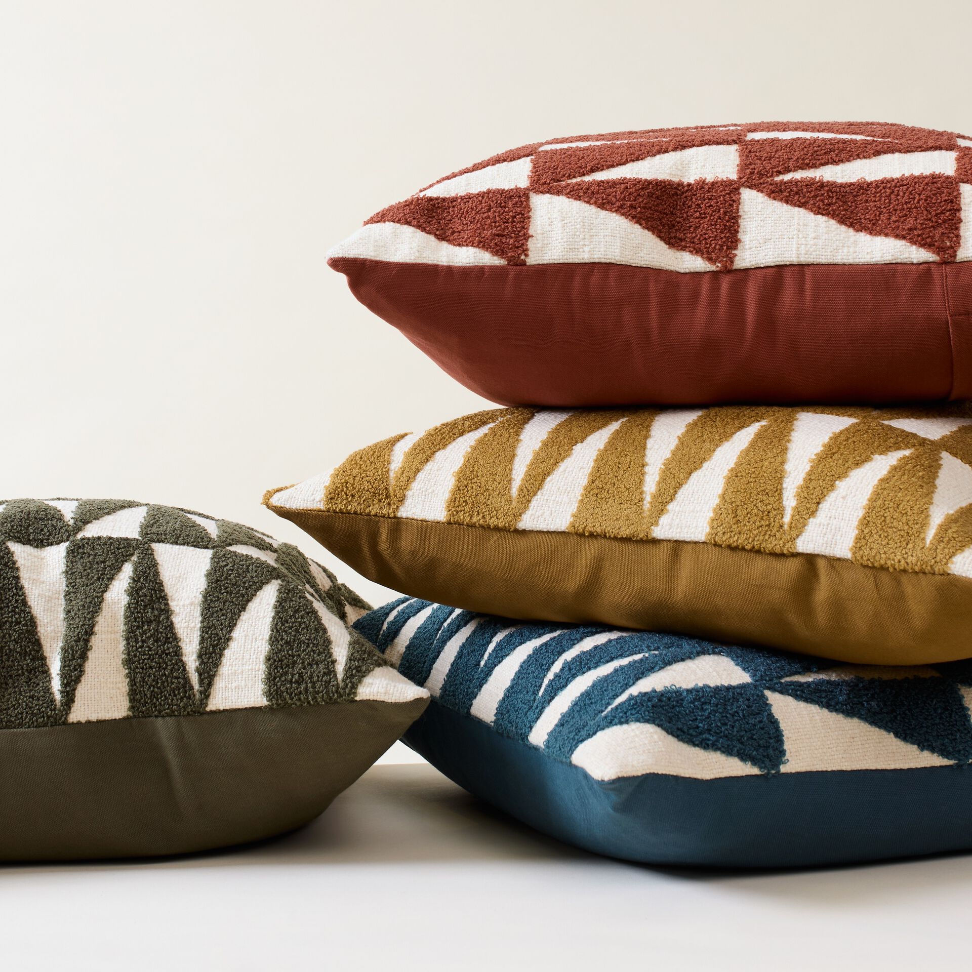 ${product-id}-Mustard Geometric Cushion-Ochre-${view-type}