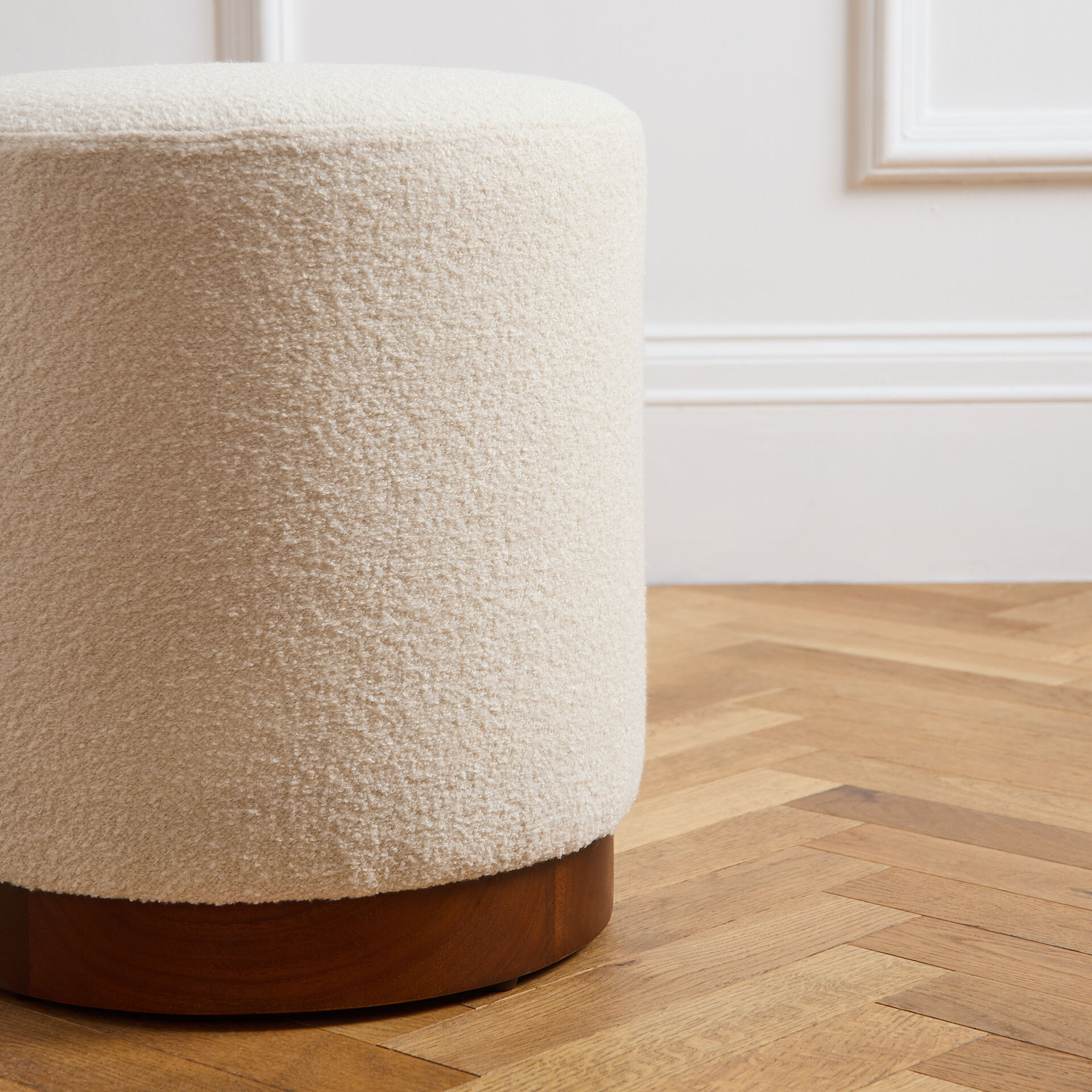${product-id}-Camley Footstool-Neutral-${view-type}