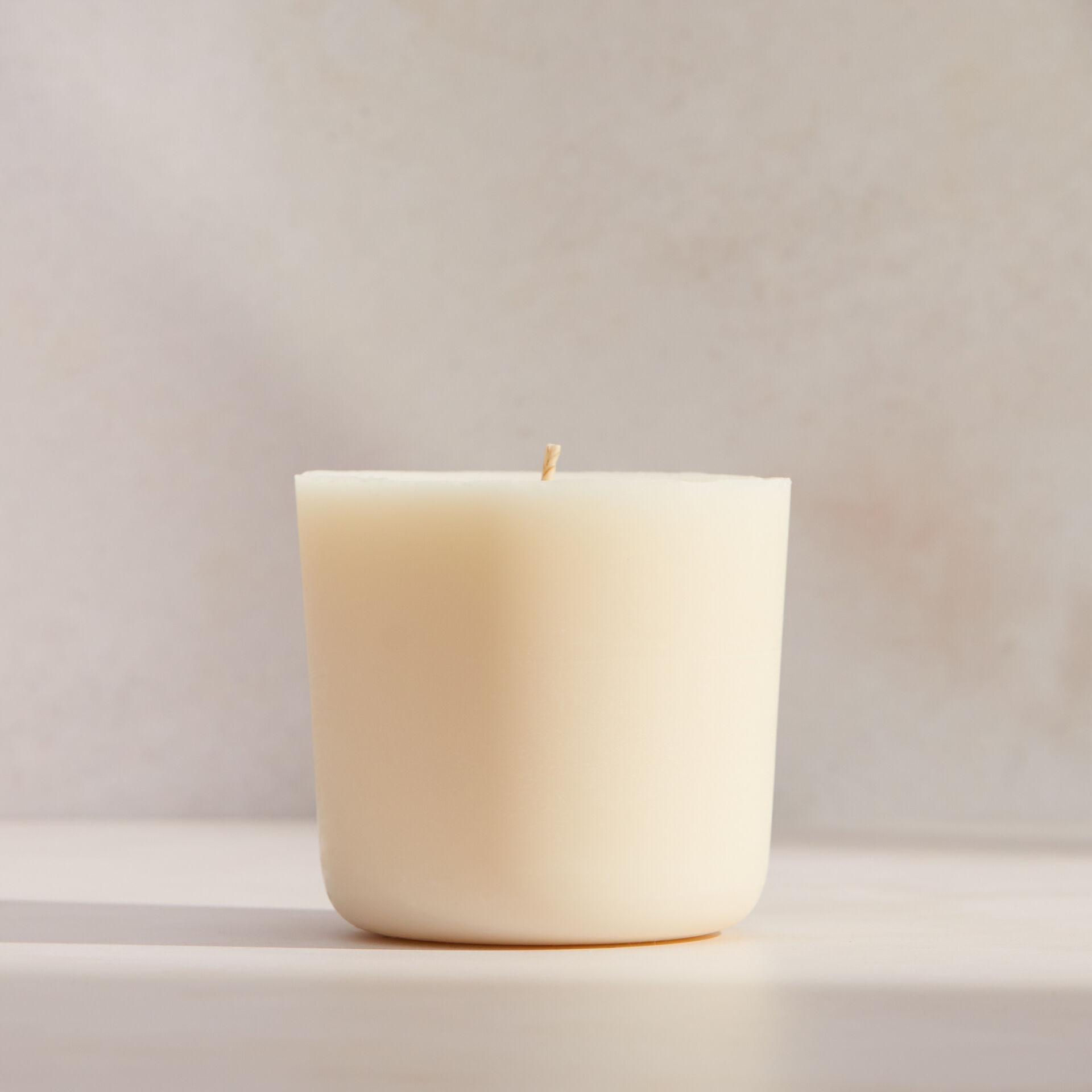 ${product-id}-Cucumber And Rose Scented Signature Candle Refill-Cucumber Rose-${view-type}
