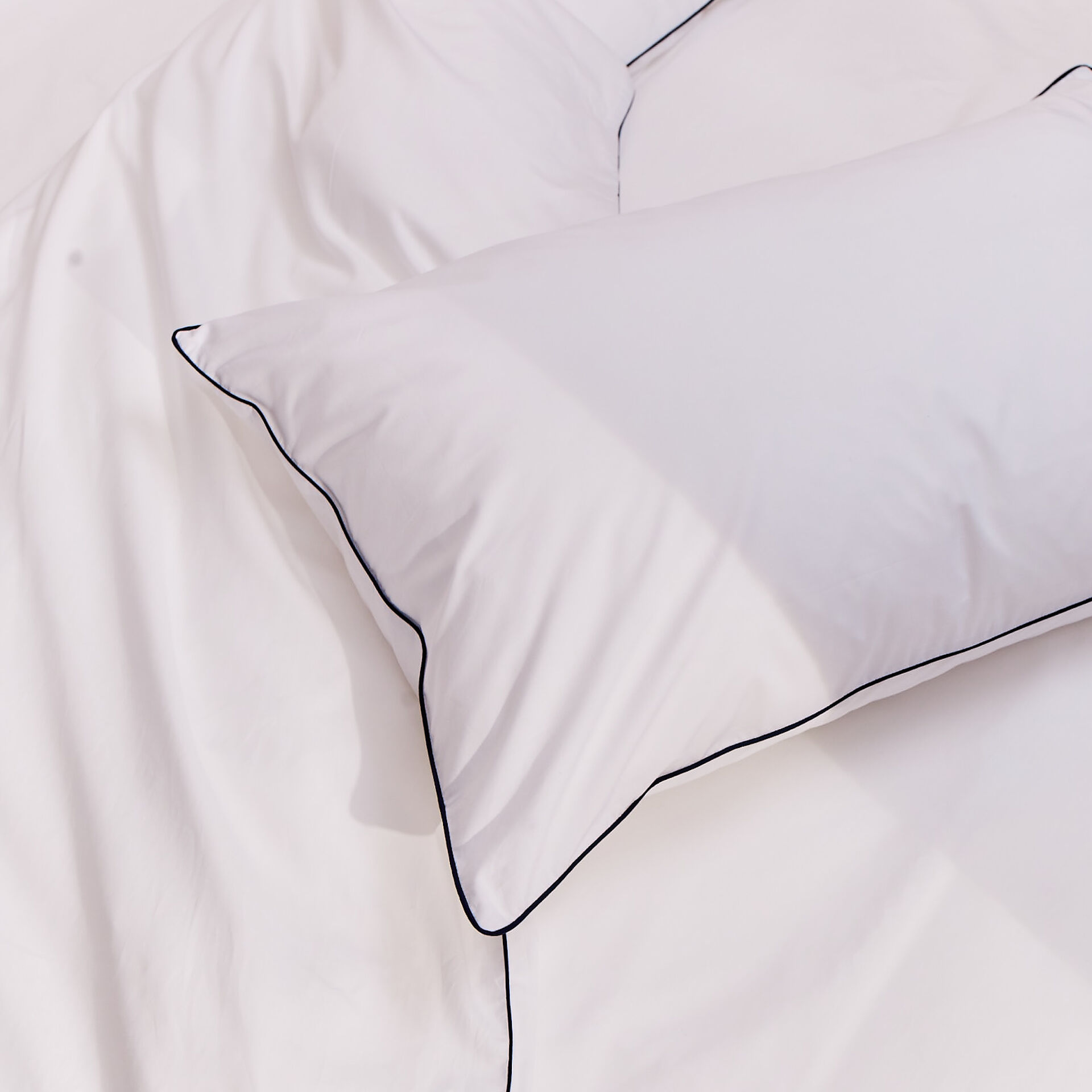 ${product-id}-Granny Goose Cotton Pillowcase Pair In Navy Piped-Multi-Coloured-${view-type}