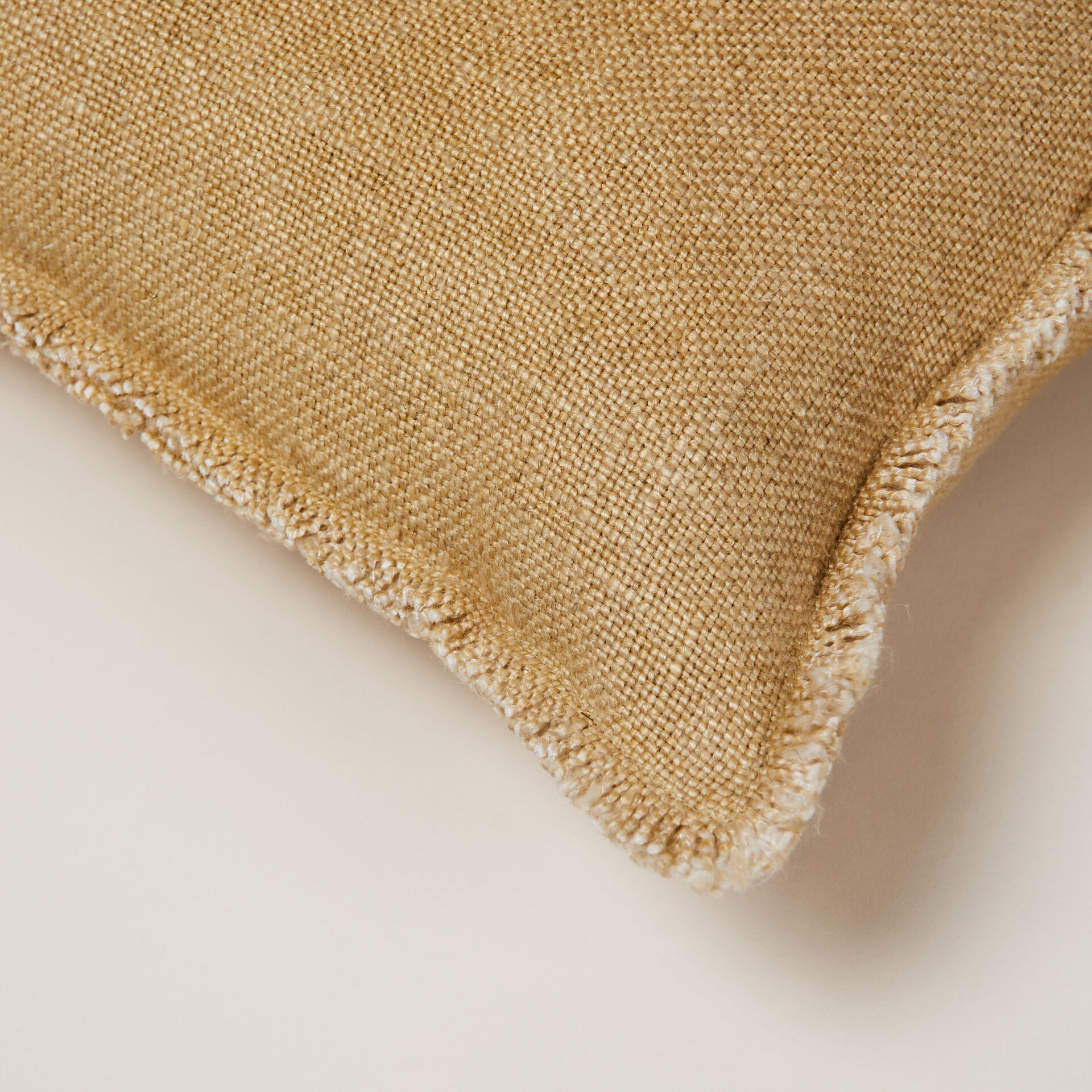 ${product-id}-Bridie Linox Cushion-Ochre-${view-type}