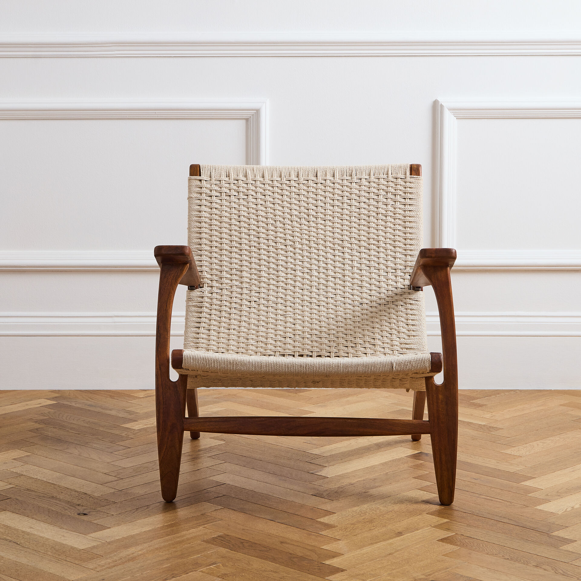 ${product-id}-Dalston Chair-Natural Walnut-${view-type}