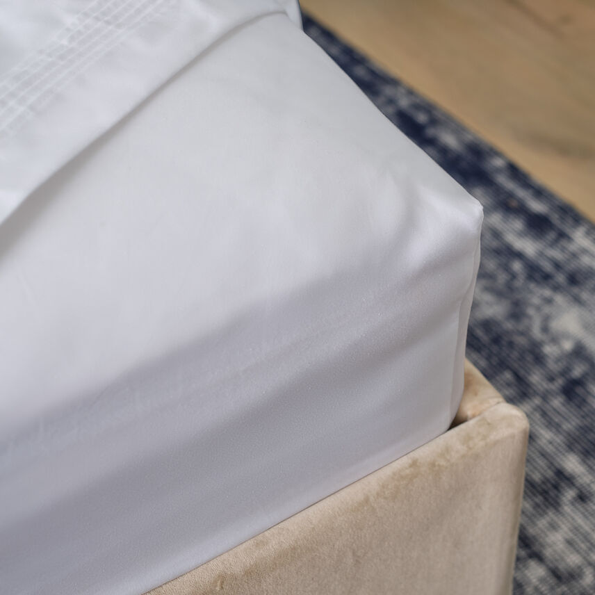 Montgomery Egyptian Cotton Deep Fitted Sheet In White 800 Thread Count