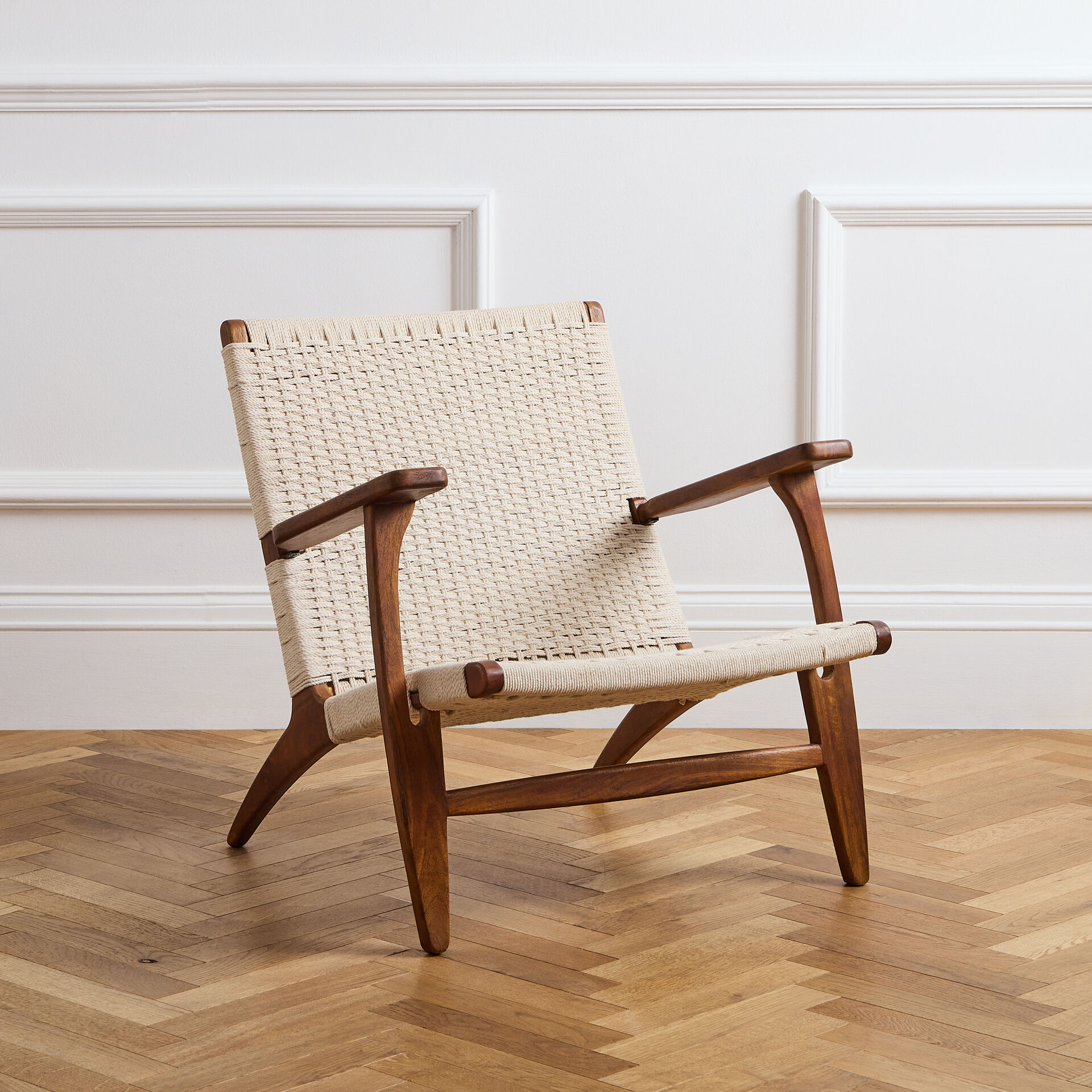 ${product-id}-Dalston Chair-Natural Walnut-${view-type}