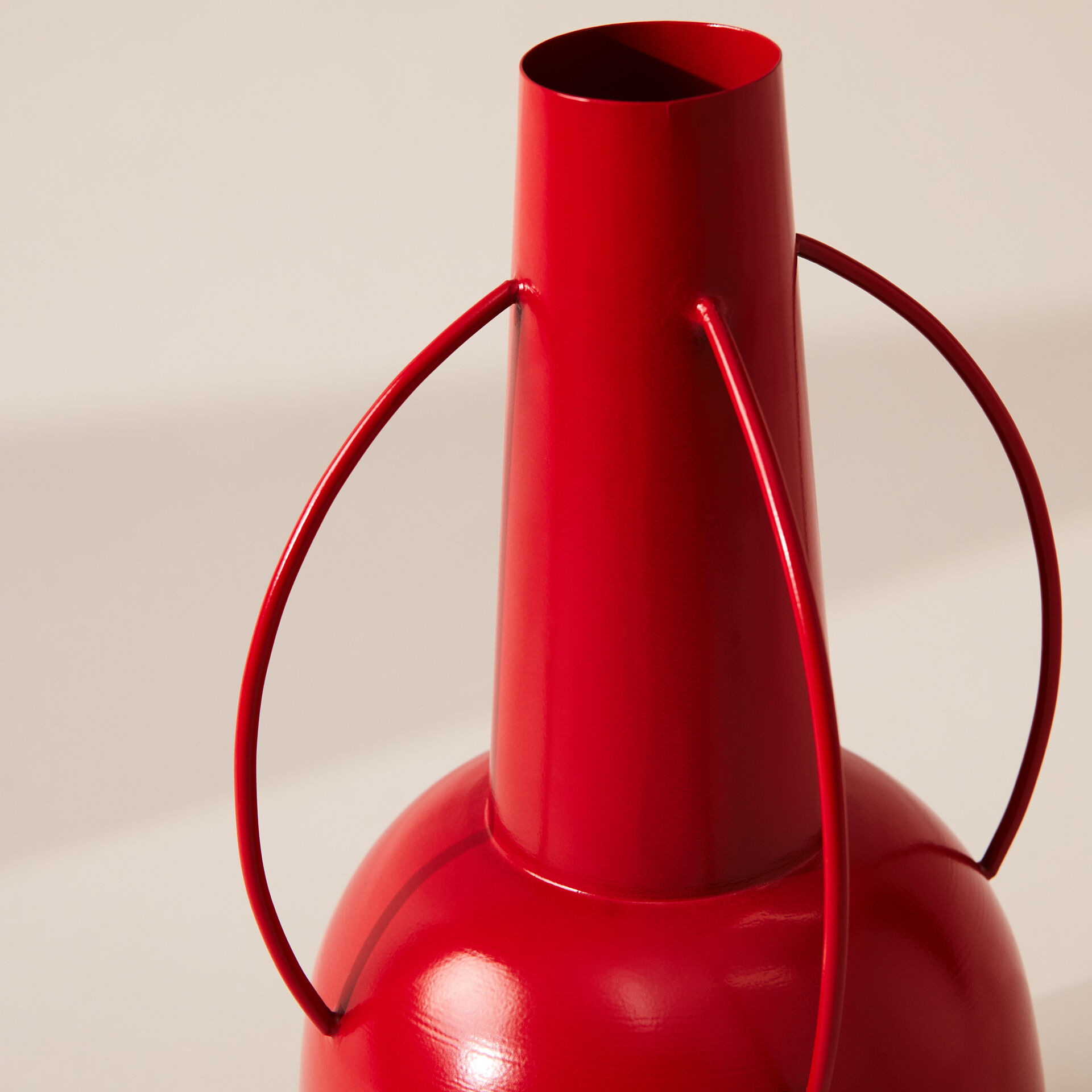${product-id}-Mykonos Metal Belly Vase-Red-${view-type}