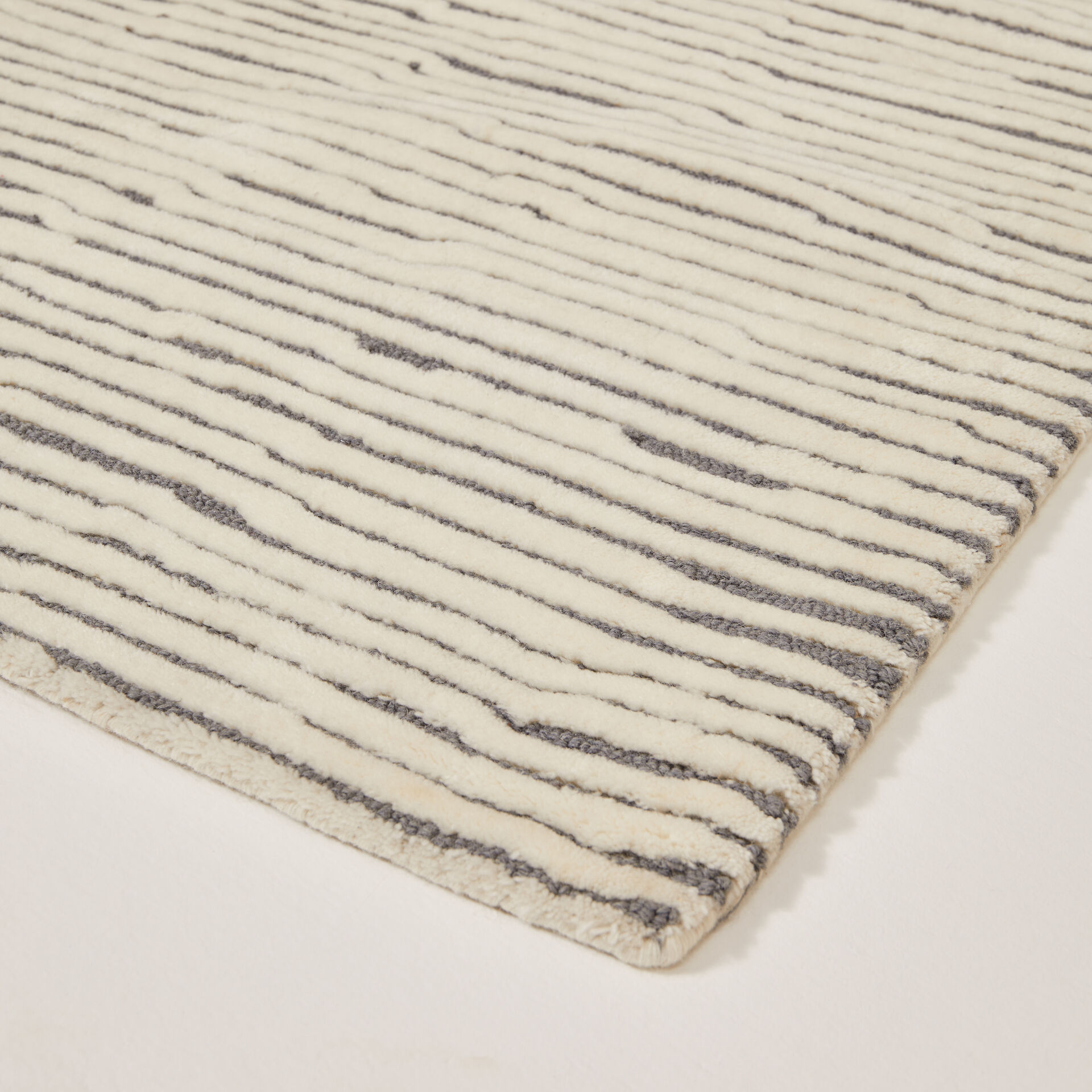 ${product-id}-Handtufted Wool Rug-Cream/Grey-${view-type}