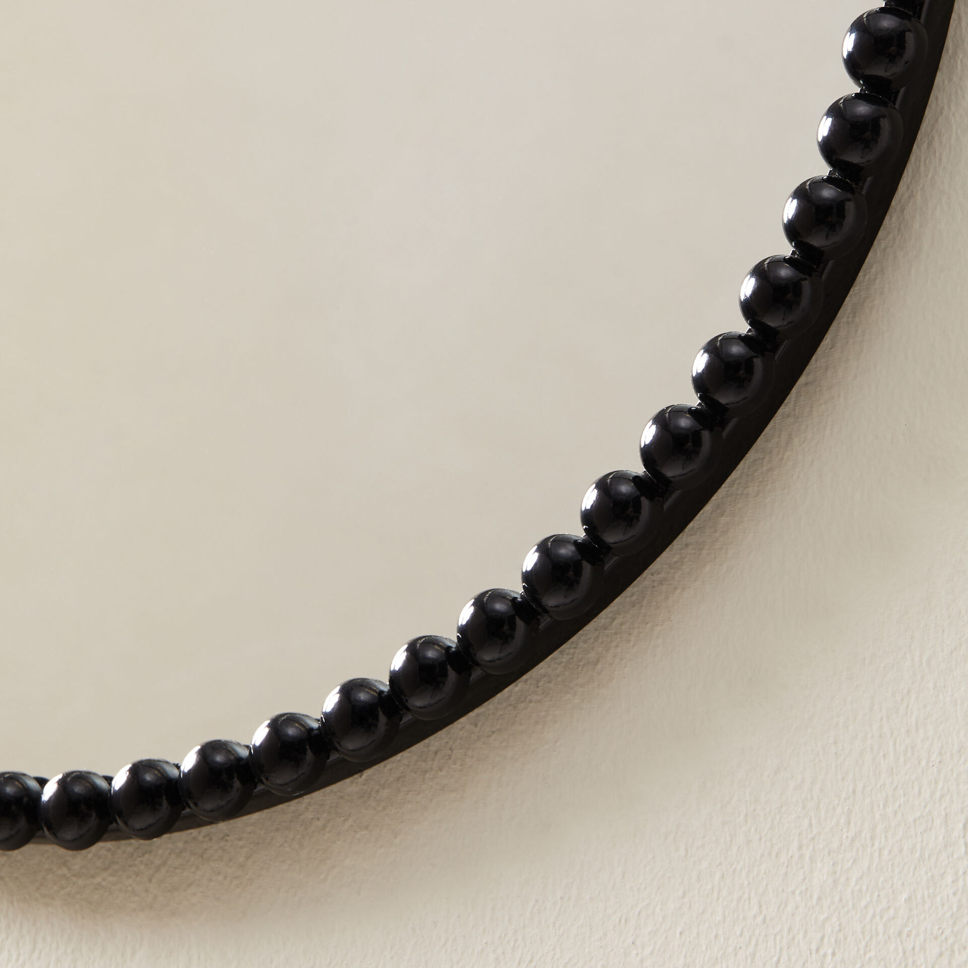 ${product-id}-Bobbin Round Mirror-Black-${view-type}